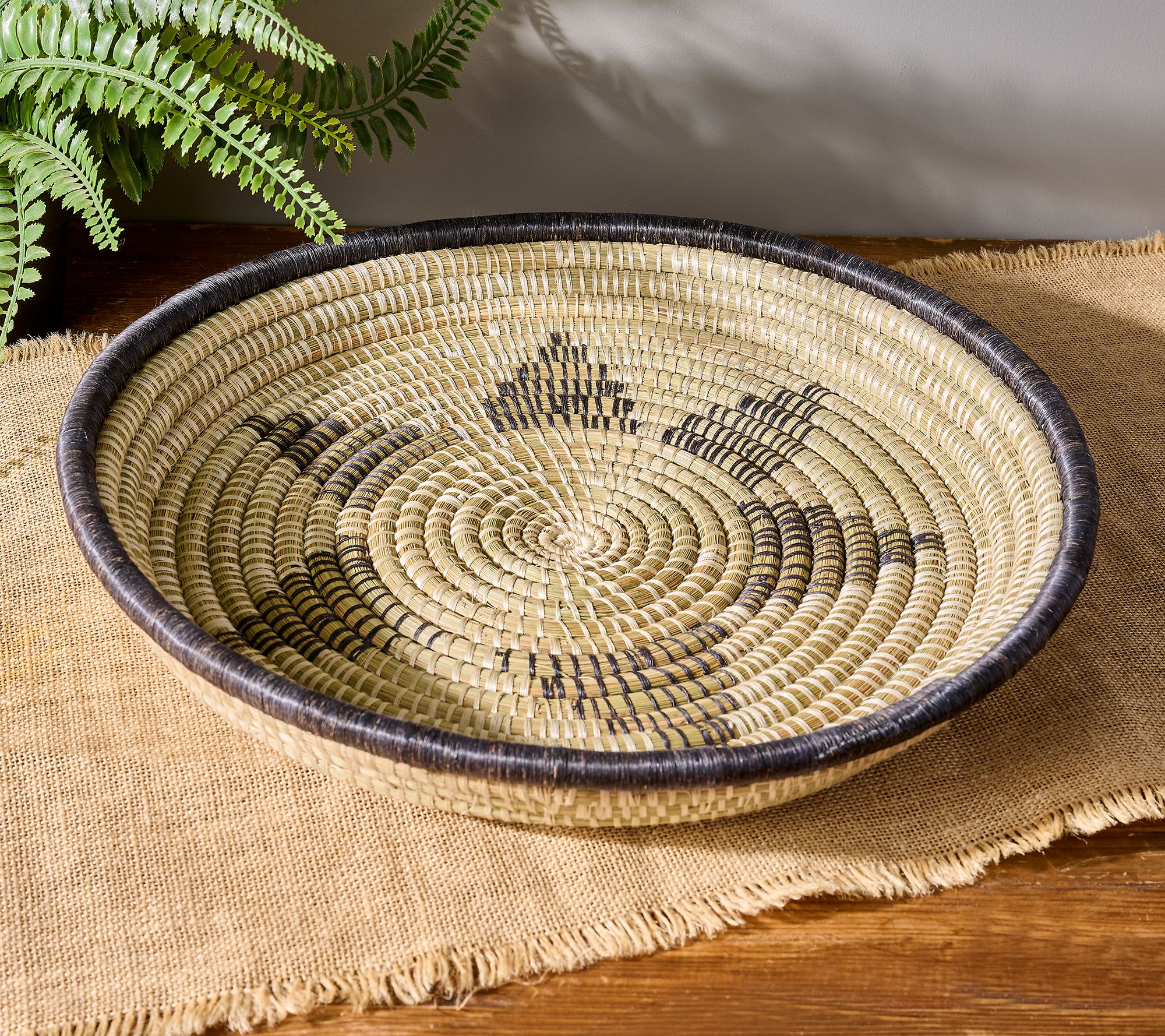Set of 4 or 5 Vintage Woven Raffia Insulated Bowls in Assorted Colors Price  is for One Set, Two Sets May Be Available 