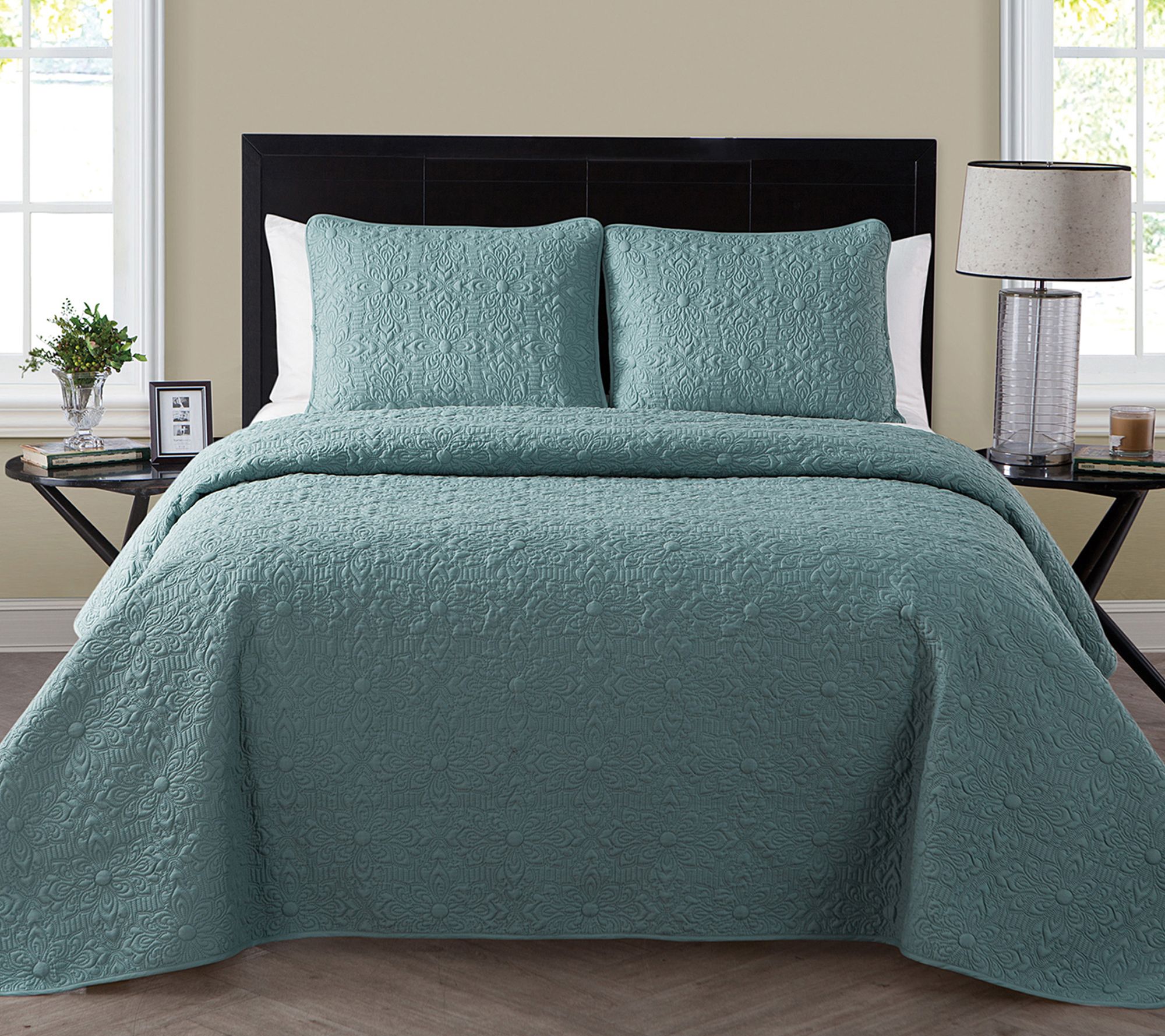 VCNY Home Caroline Embossed Floral Quilt Set, King