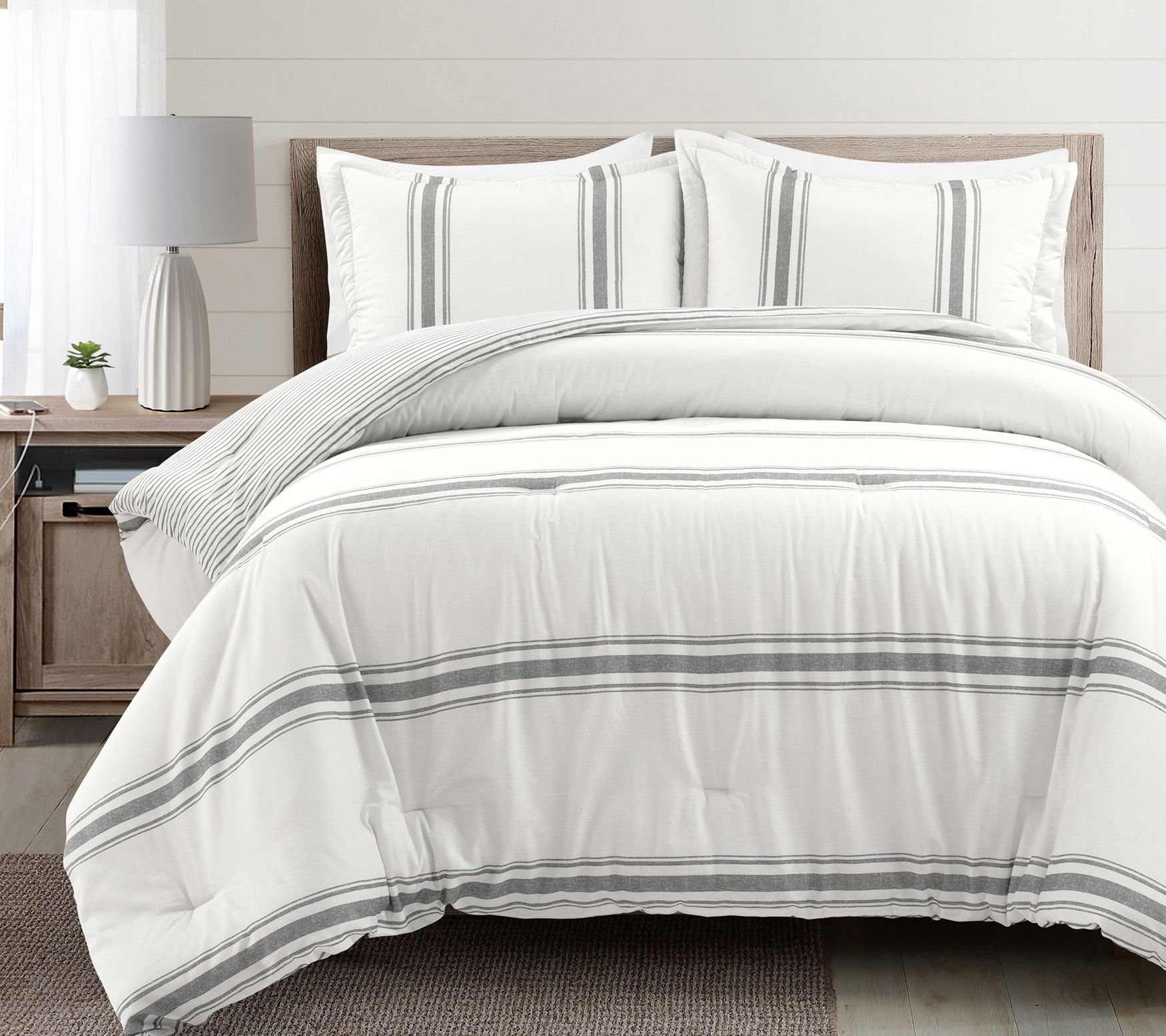 Lush Decor Farmhouse Stripe Comforter 3-Piece California King