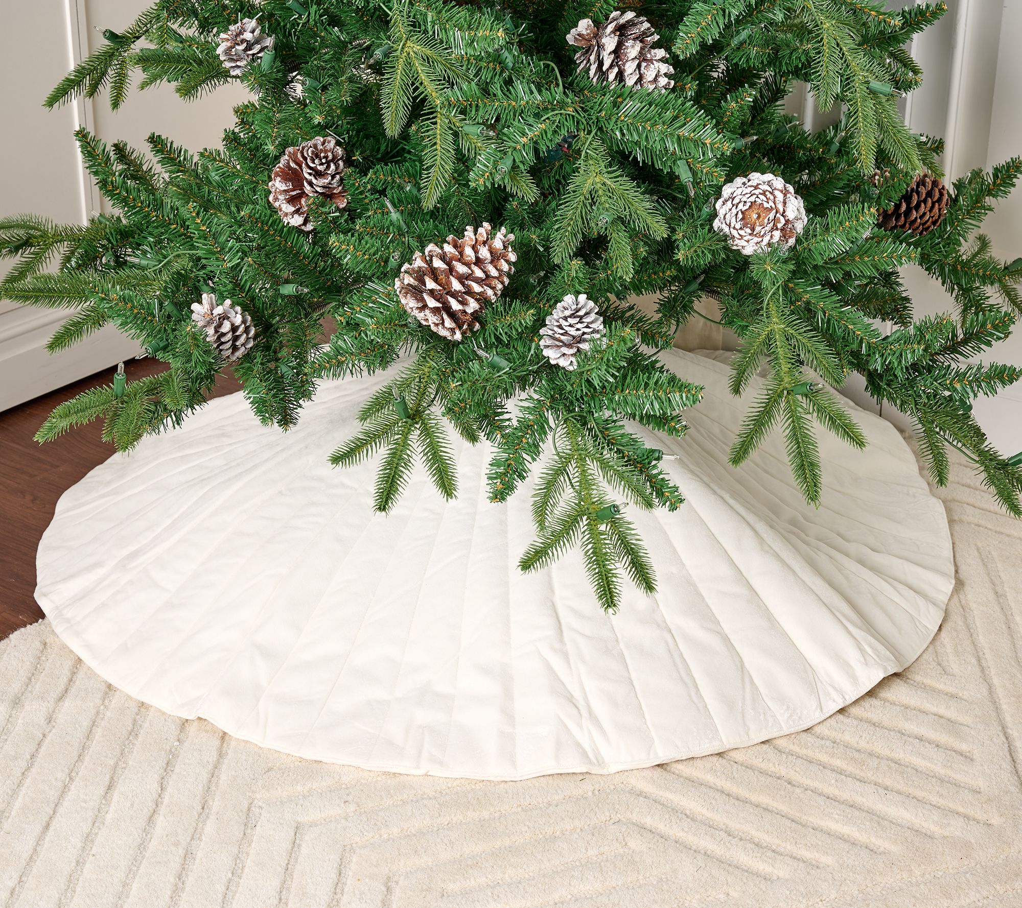 Primrose Hill 48" Tufted Plush Tree Skirt