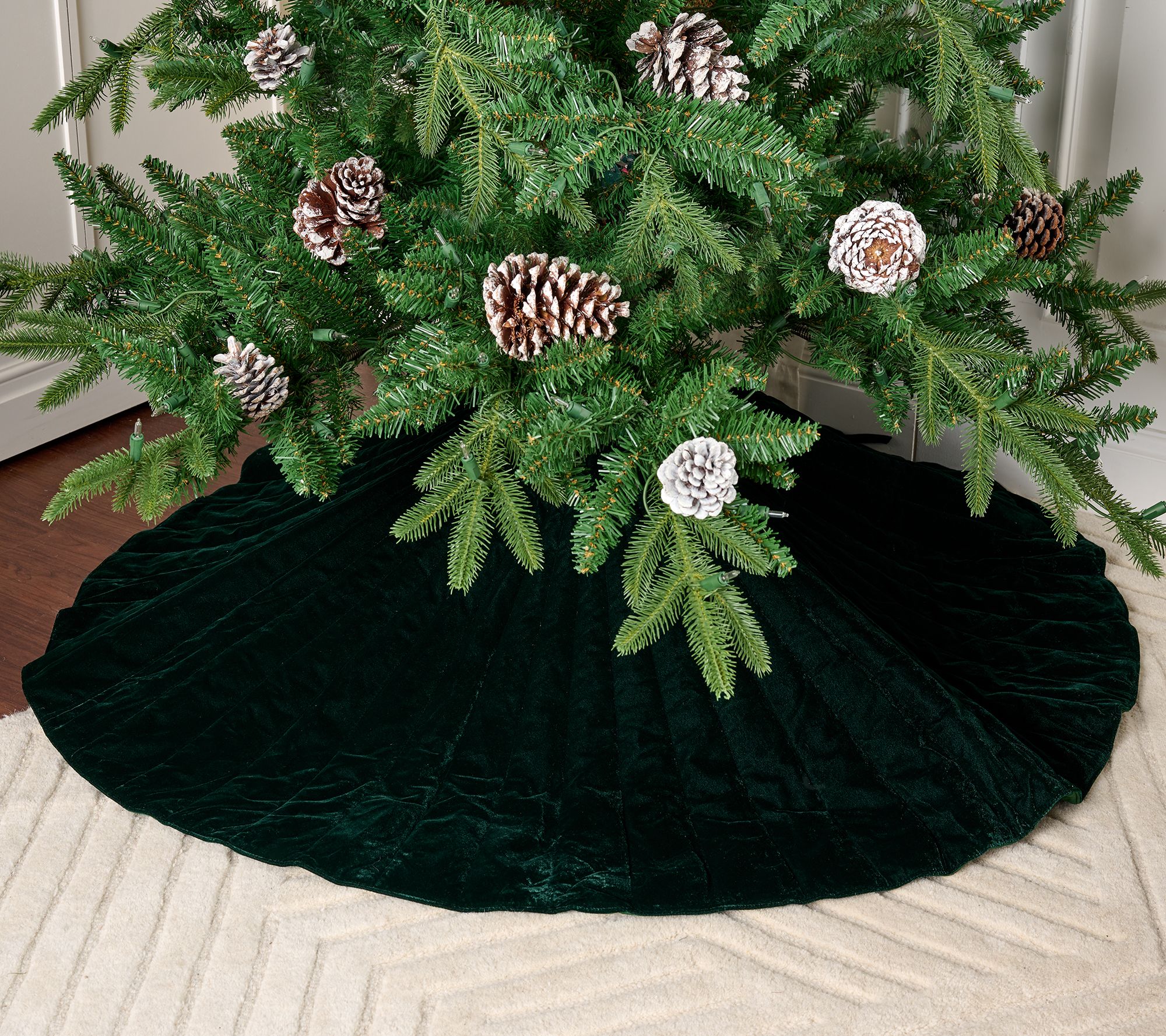 Primrose Hill 48" Tufted Plush Tree Skirt