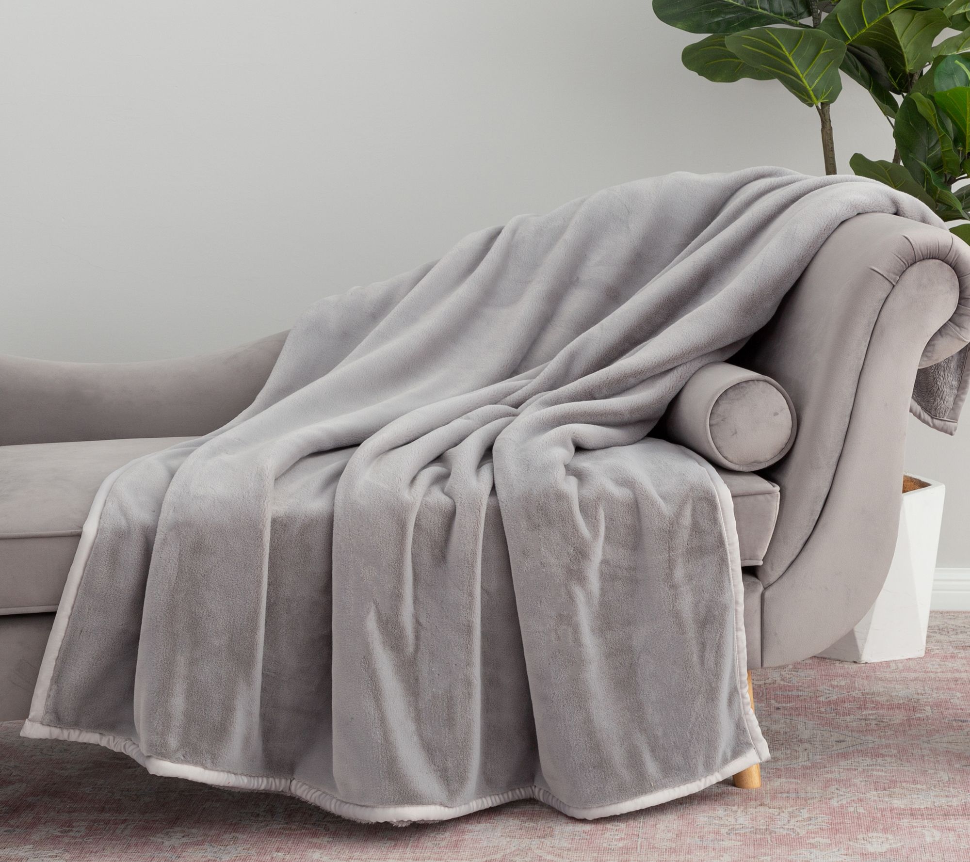 Berkshire Velvetplush & Spaloft 60x70 Throw with Satin Trim