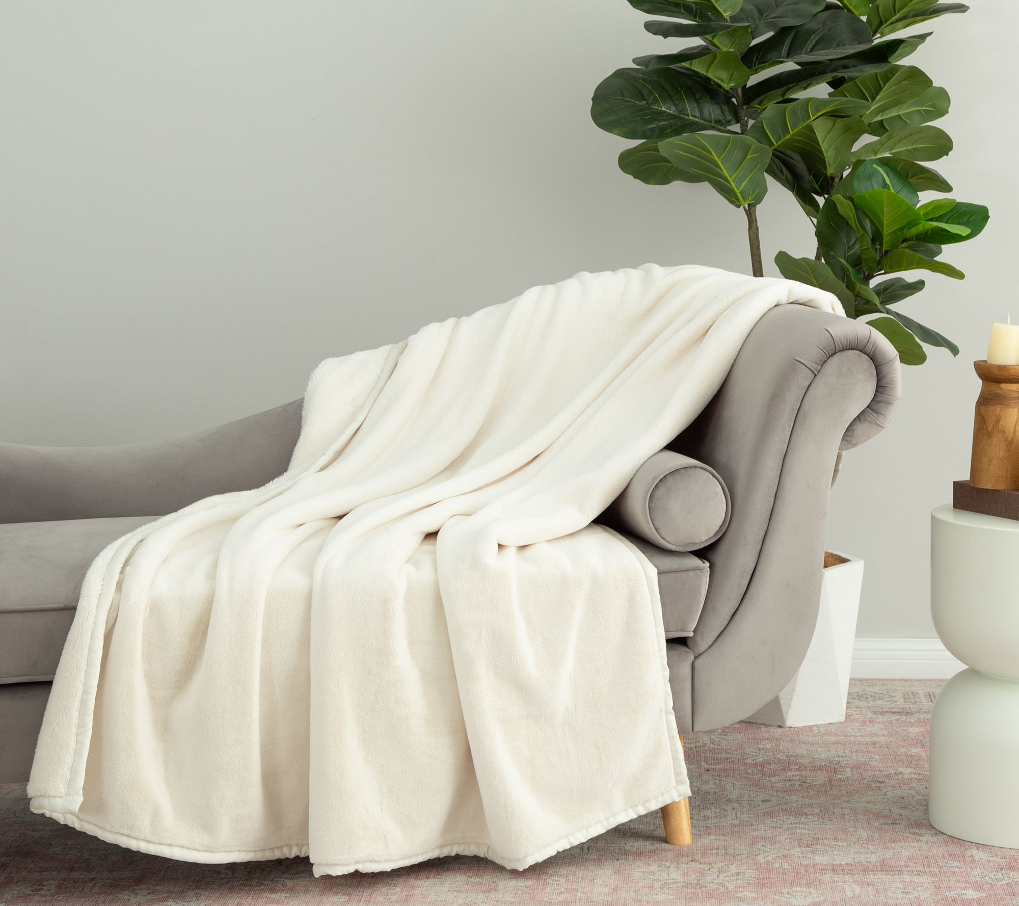 Berkshire Velvetplush & Spaloft 60x70 Throw with Satin Trim