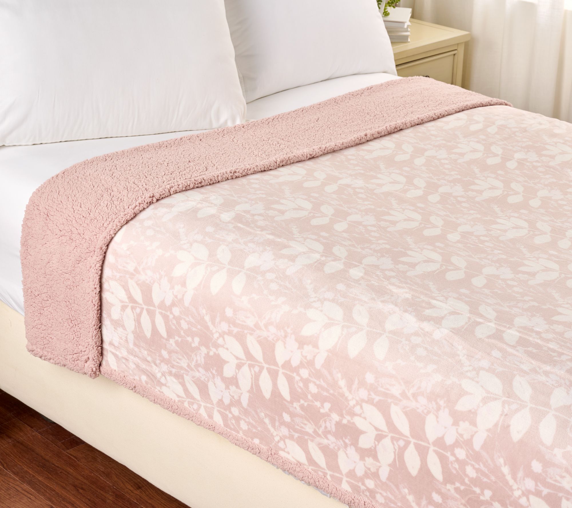 Berkshire Floral Vine Plush & Sherpa Blanket - Full