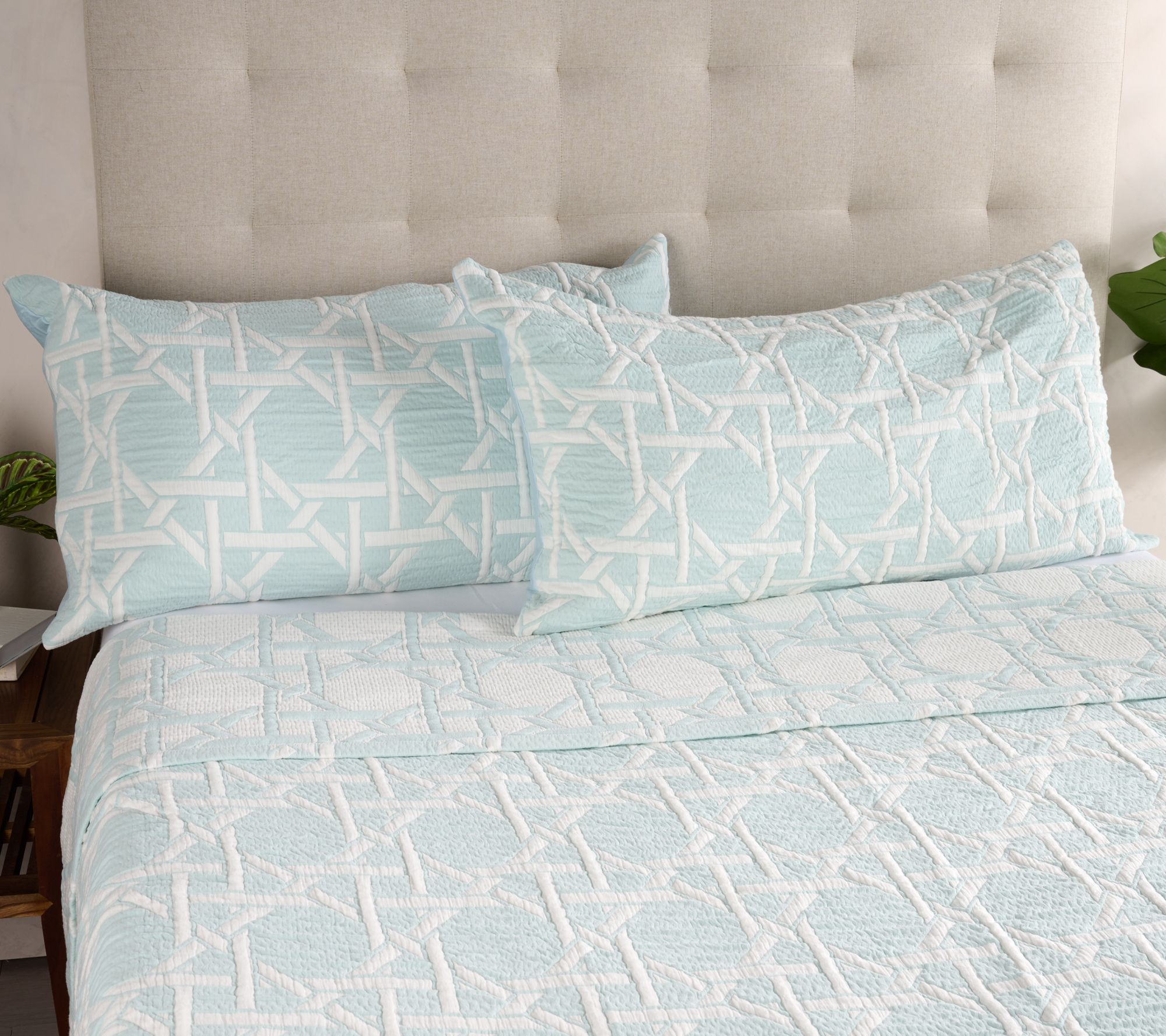  Mrs. H by Dee Hilfiger Floral Jacquard Blanket & Sham Set - Queen