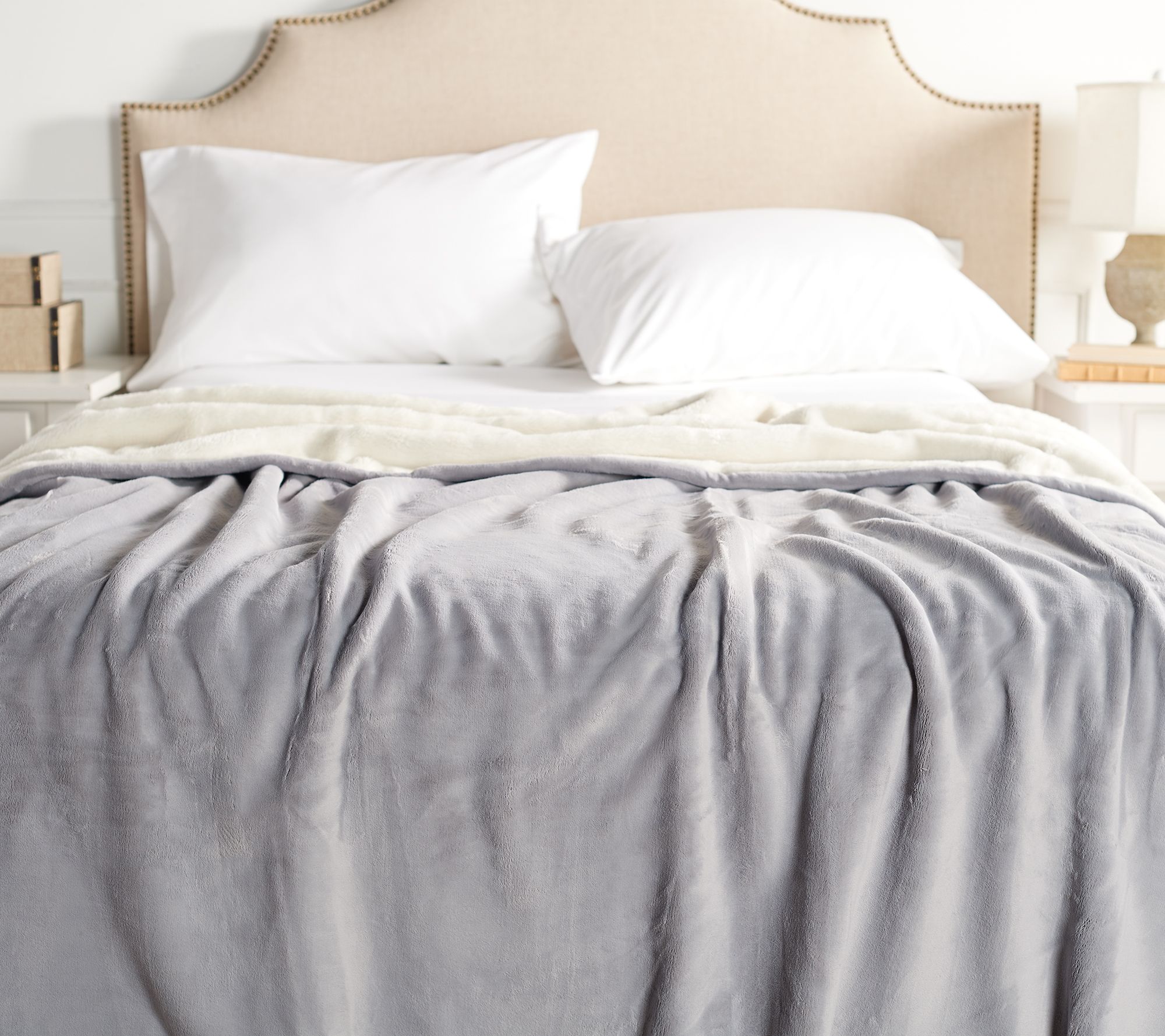 Berkshire Blanket Queen Fluffie Reverse to Primalush Bonded Blanket