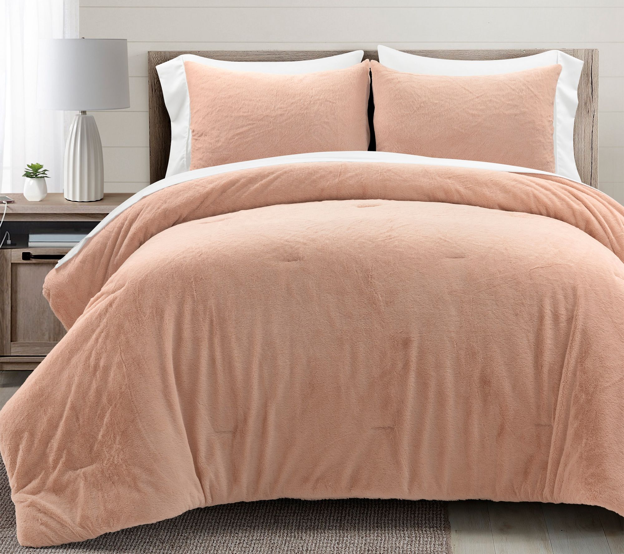 Lush Decor Modern Solid Faux Fur All Season Comforter Queen