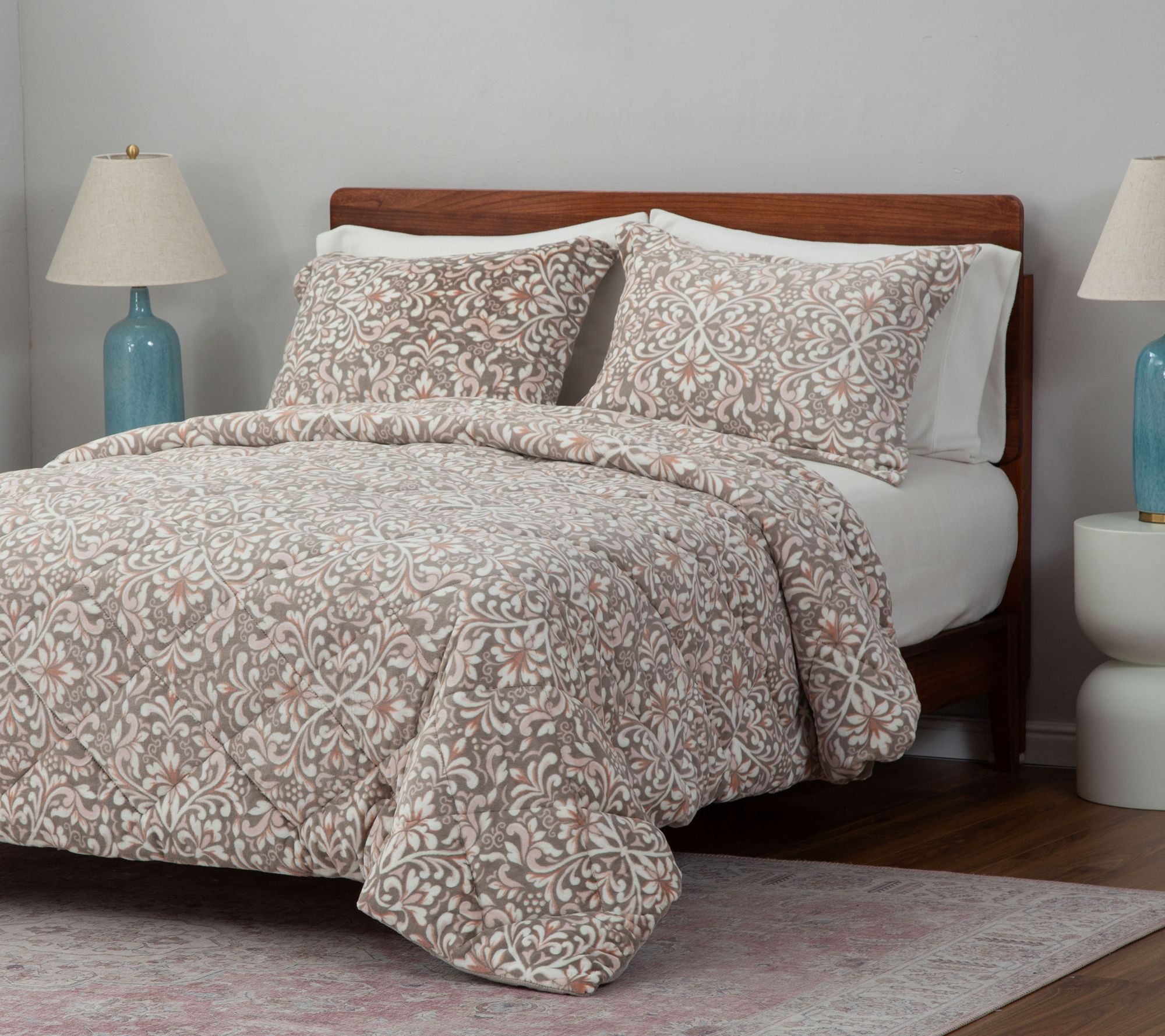 Berkshire Printed Petite Grace Fur Comforter & Sham Set- Full