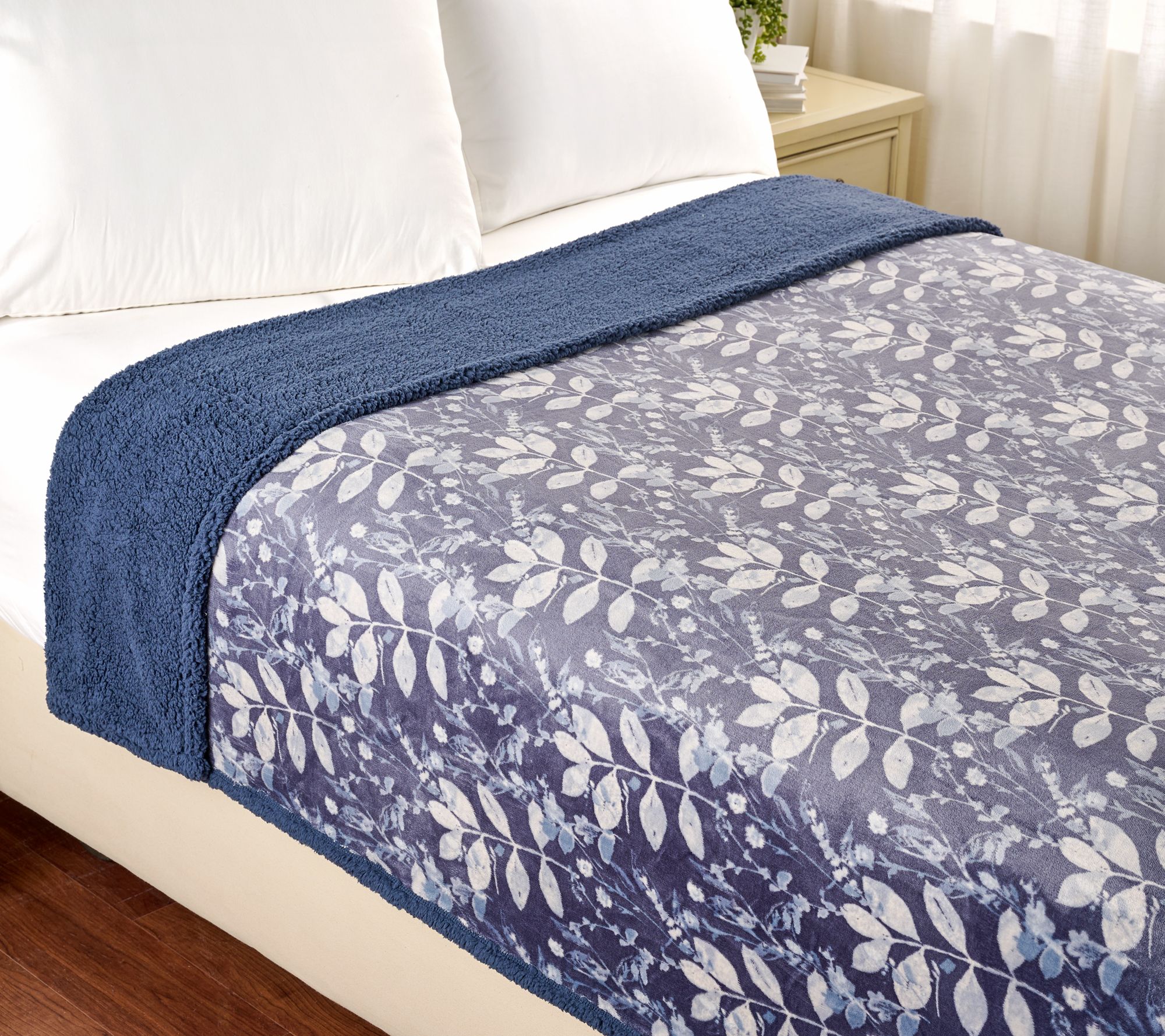 Berkshire Floral Vine Plush & Sherpa Blanket - Queen