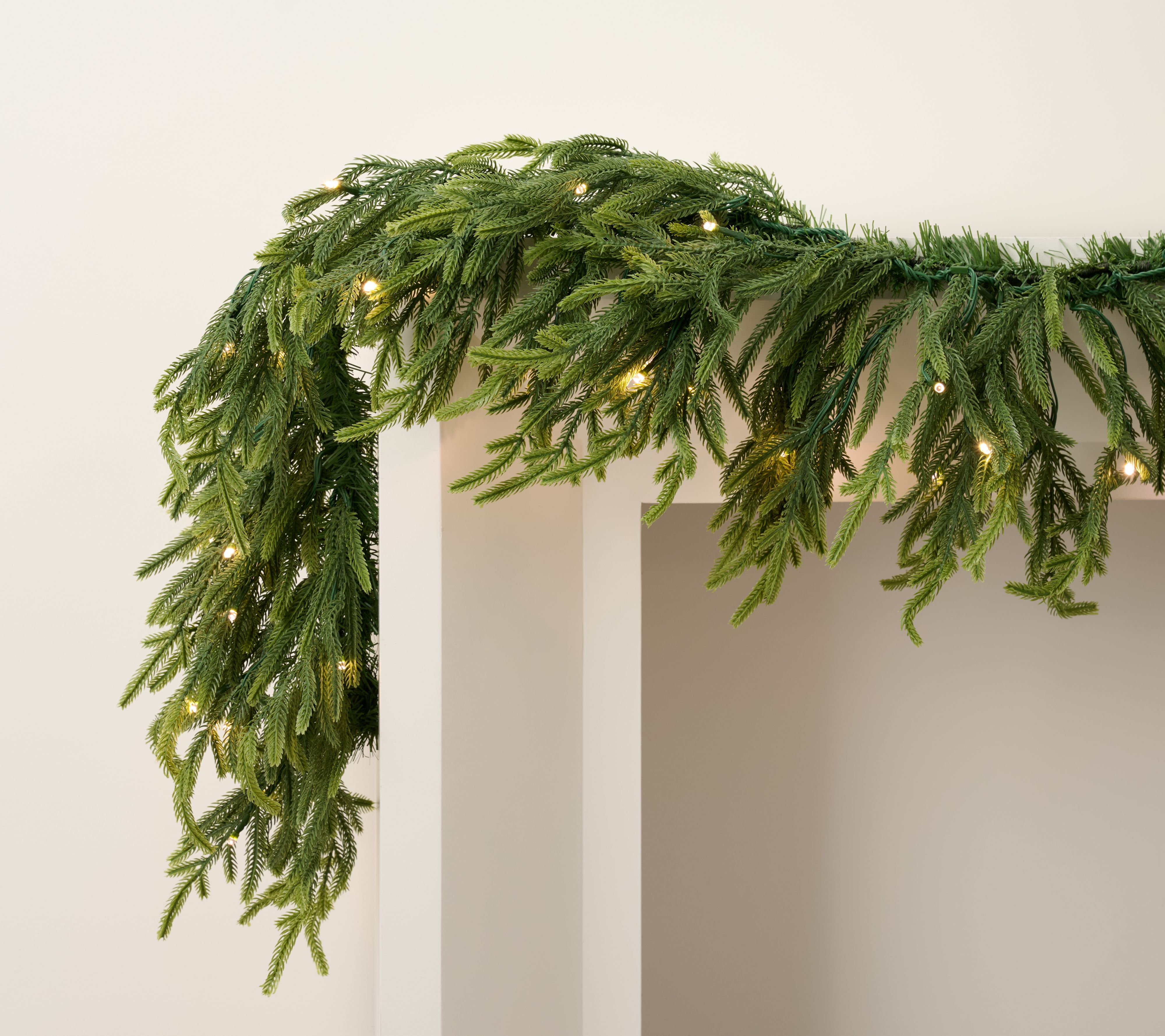 Bethlehem Lights 6' Illuminated Real Touch Norfolk Garland