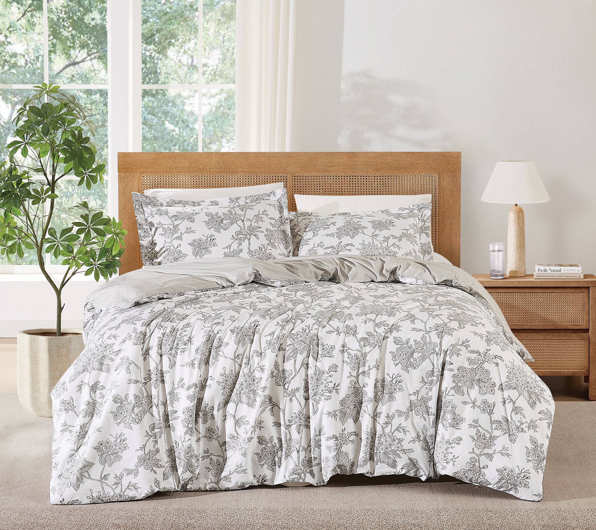 Brooklyn Loom Mila Floral Full/Queen 3 Piece Duvet Set