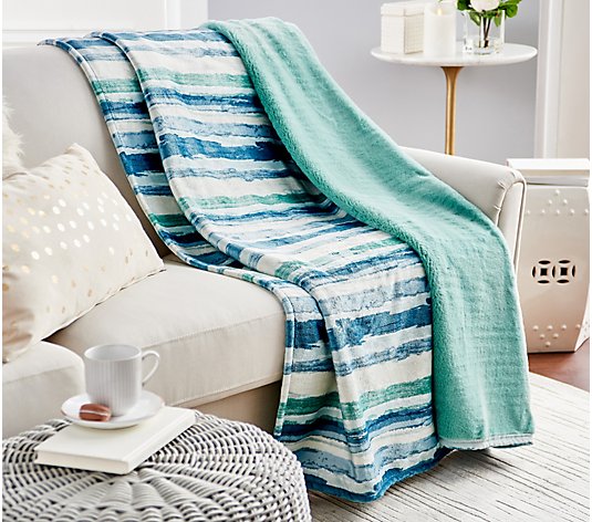 G.I.L.I. Got It Love It Oversized Printed Luxe Hamptons Throw