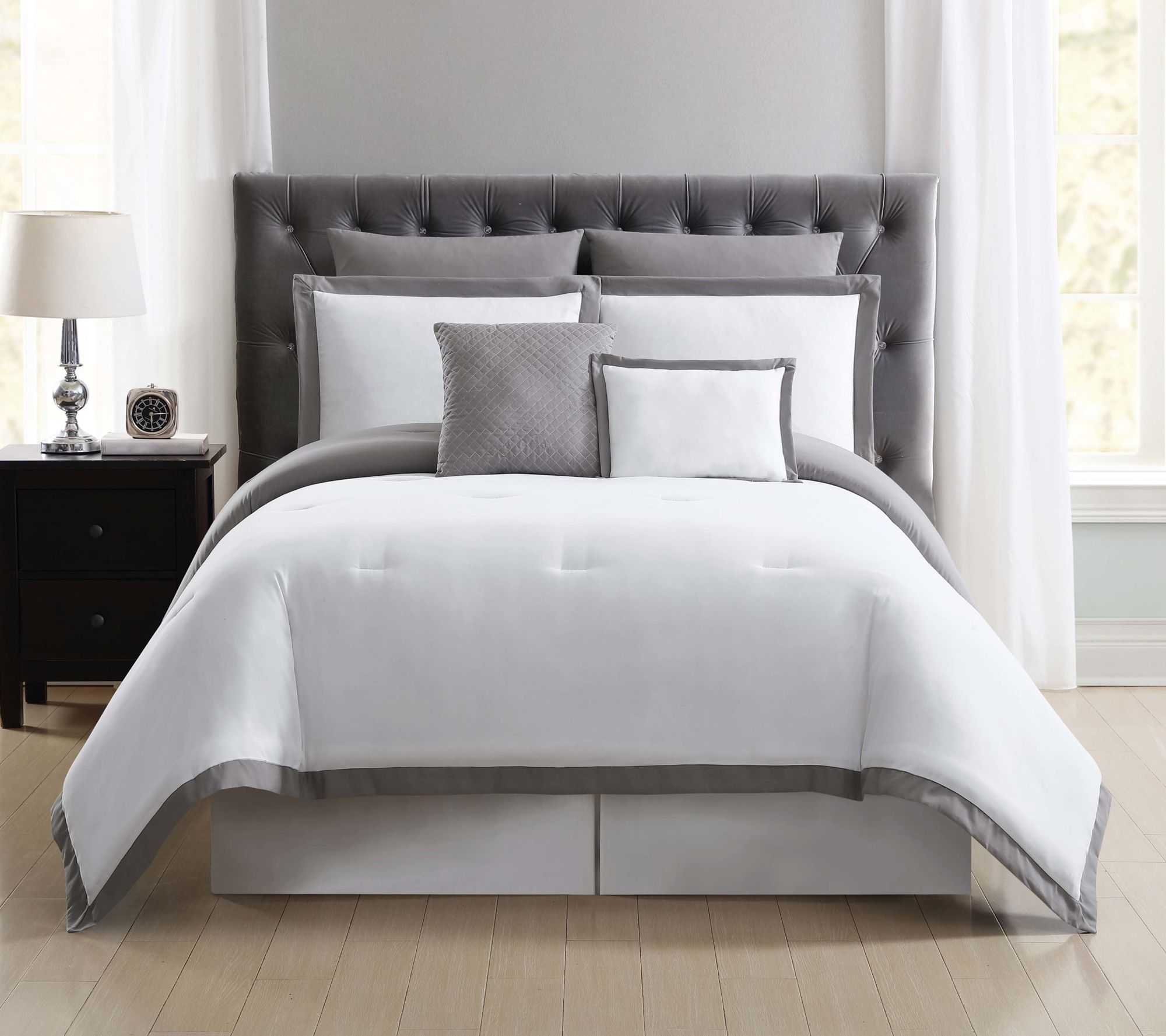 Truly Soft Everyday Hotel Border Full/Queen Comforter Set