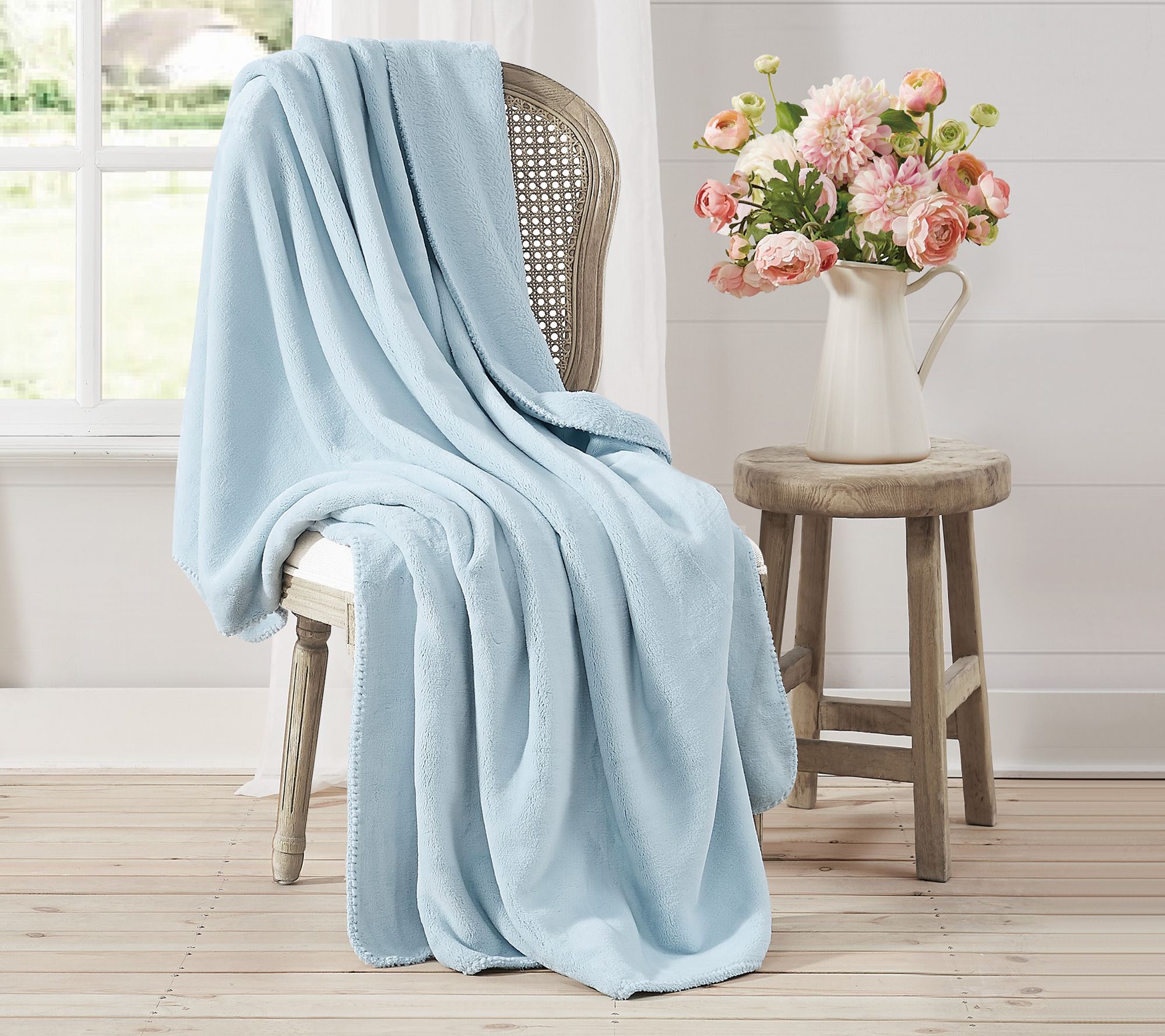 The Farmhouse by Rachel Ashwell Printed and Sold Throw