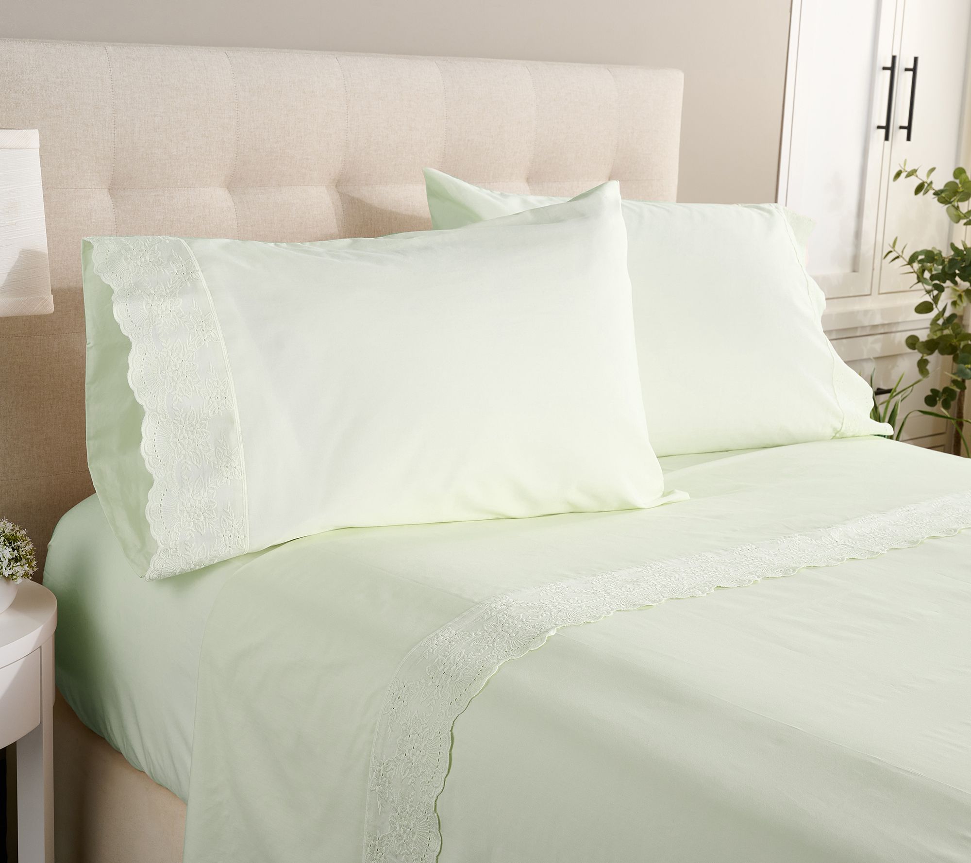 "As Is" Mrs. H 300TC 100% Cotton Percale Eyelet Sheet Set