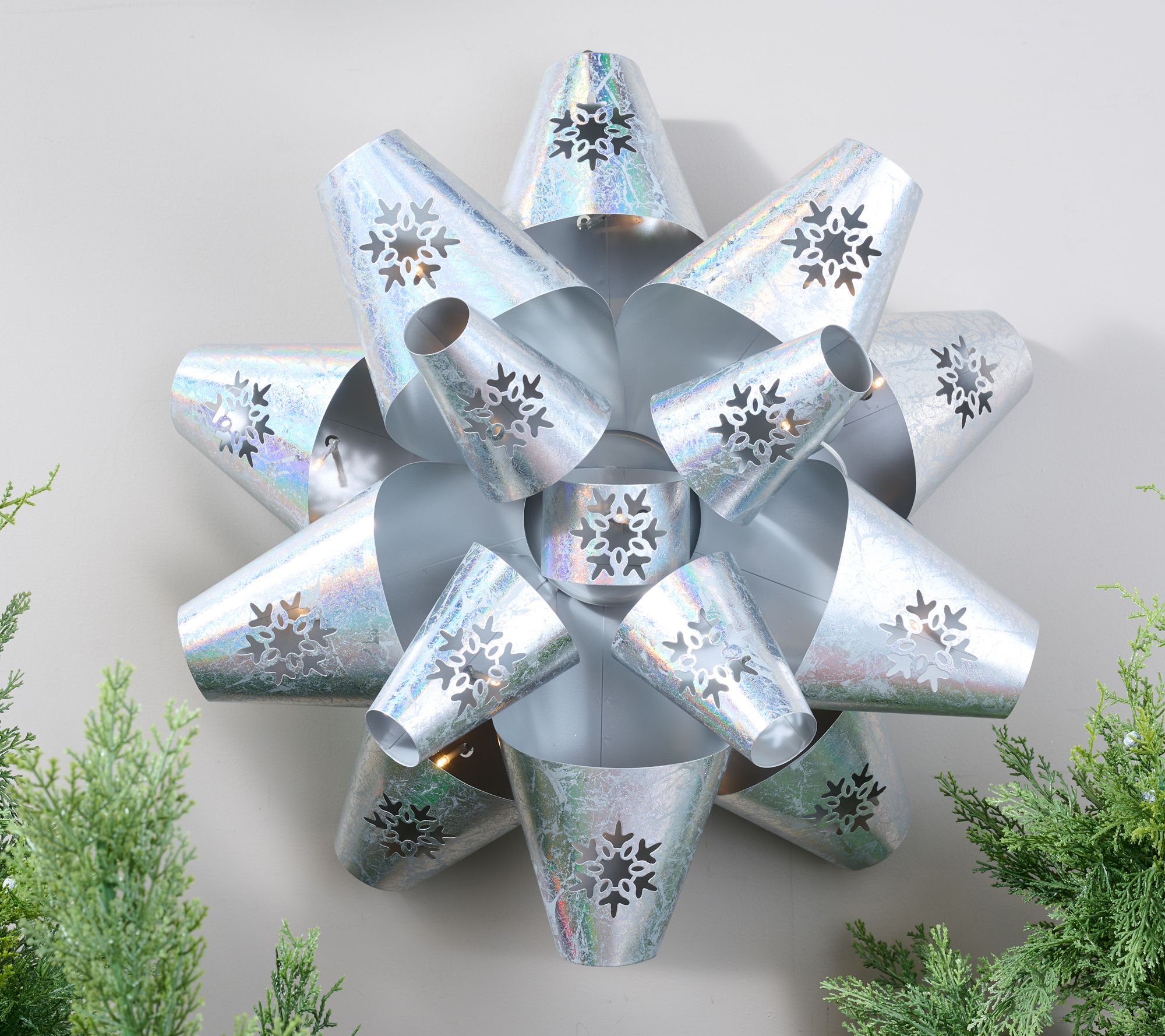 "As Is" Kringle Express Indoor/ Outdoor 20" Illuminated Metal Bow