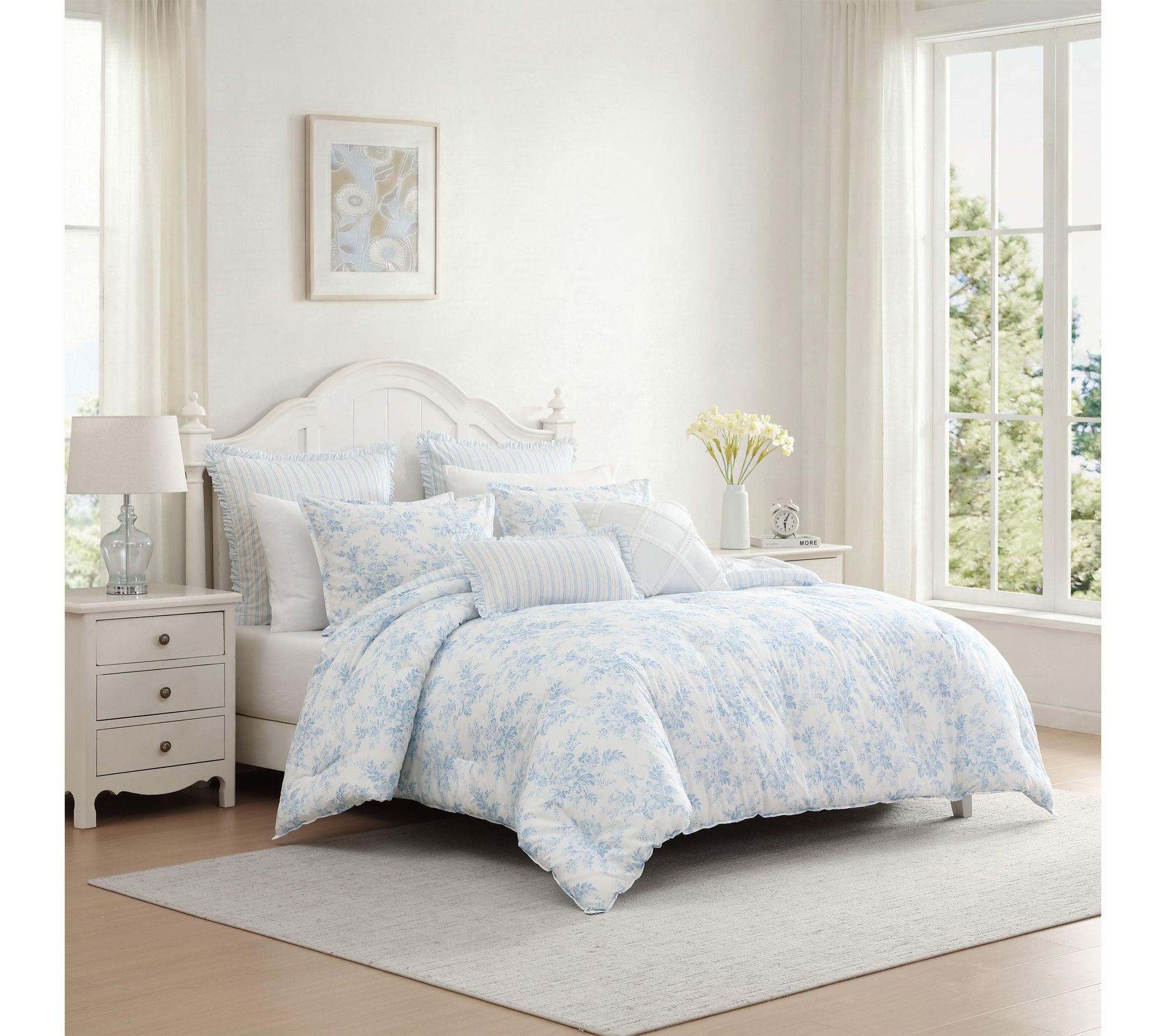 Laura Ashley Annalise Floral White/Blue 7Pc King Comforter Set
