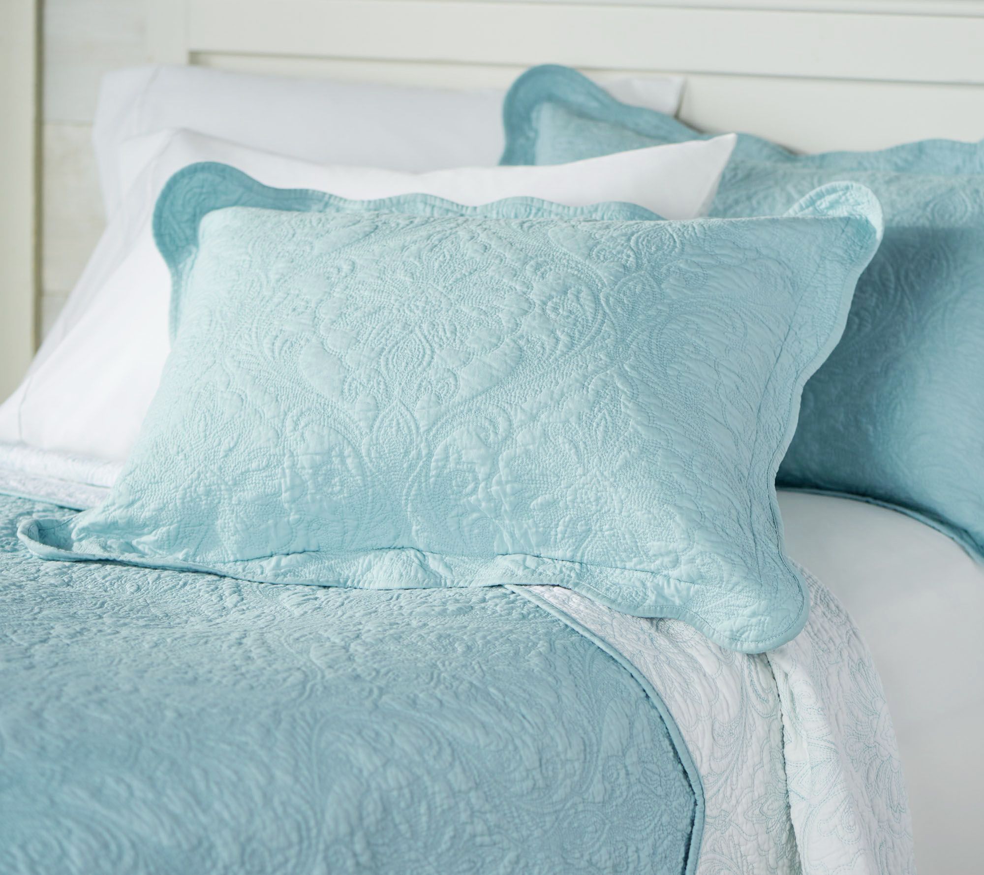 "As Is" Casa ZetaJones Reversible Queen Cotton Coverlet w/Edge