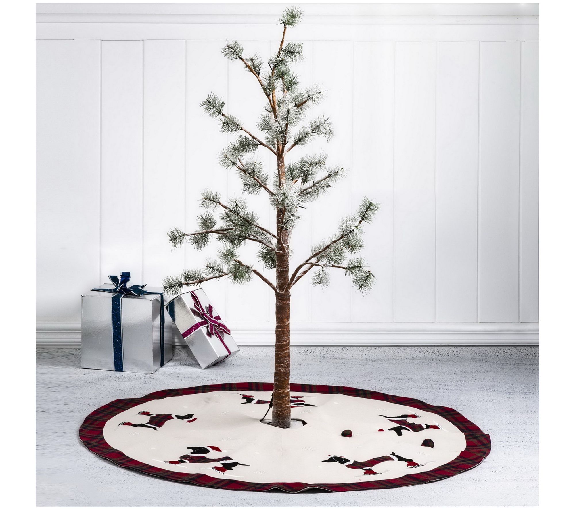 Glitzhome Skating Dachshund Dog with Hats Chrismas Tree Skirt - QVC.com