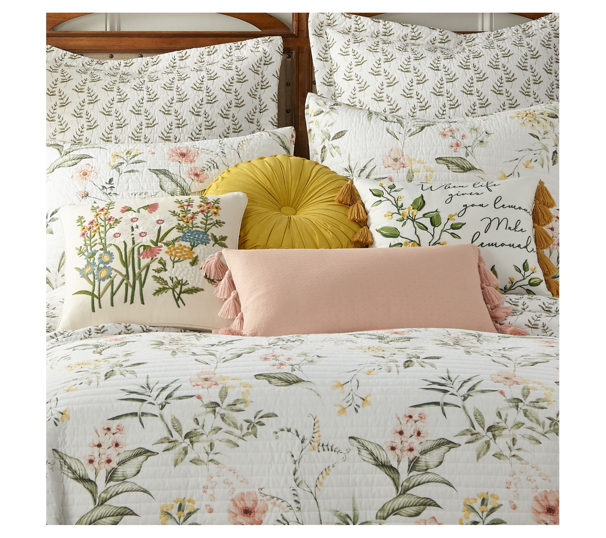 Levtex Home Floral 3 Piece Quilt Sets, Full/Queen with Pillow Shams 