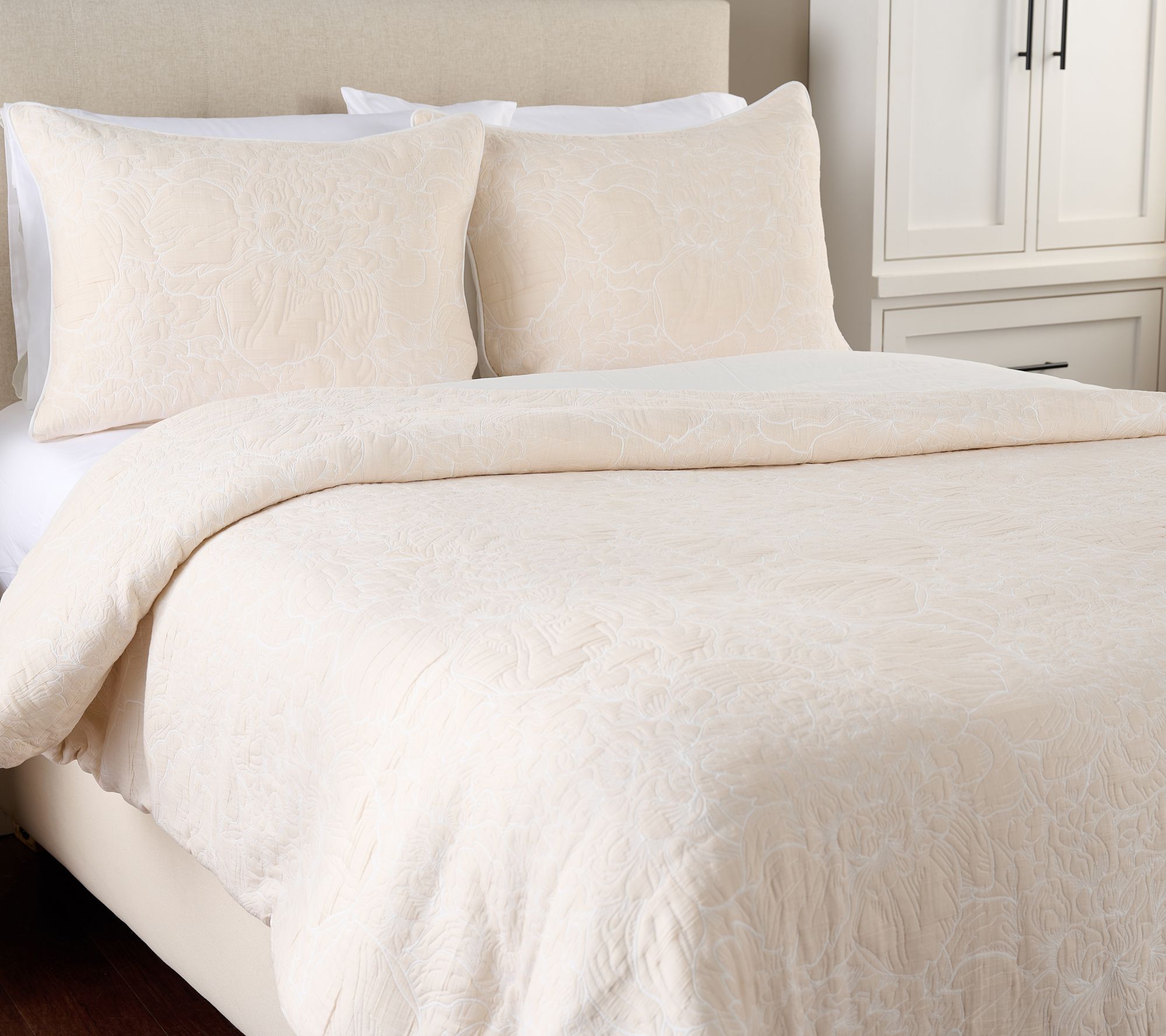 "As Is" Northern Nights Floral Gauze Matelasse Comforter Set-Q