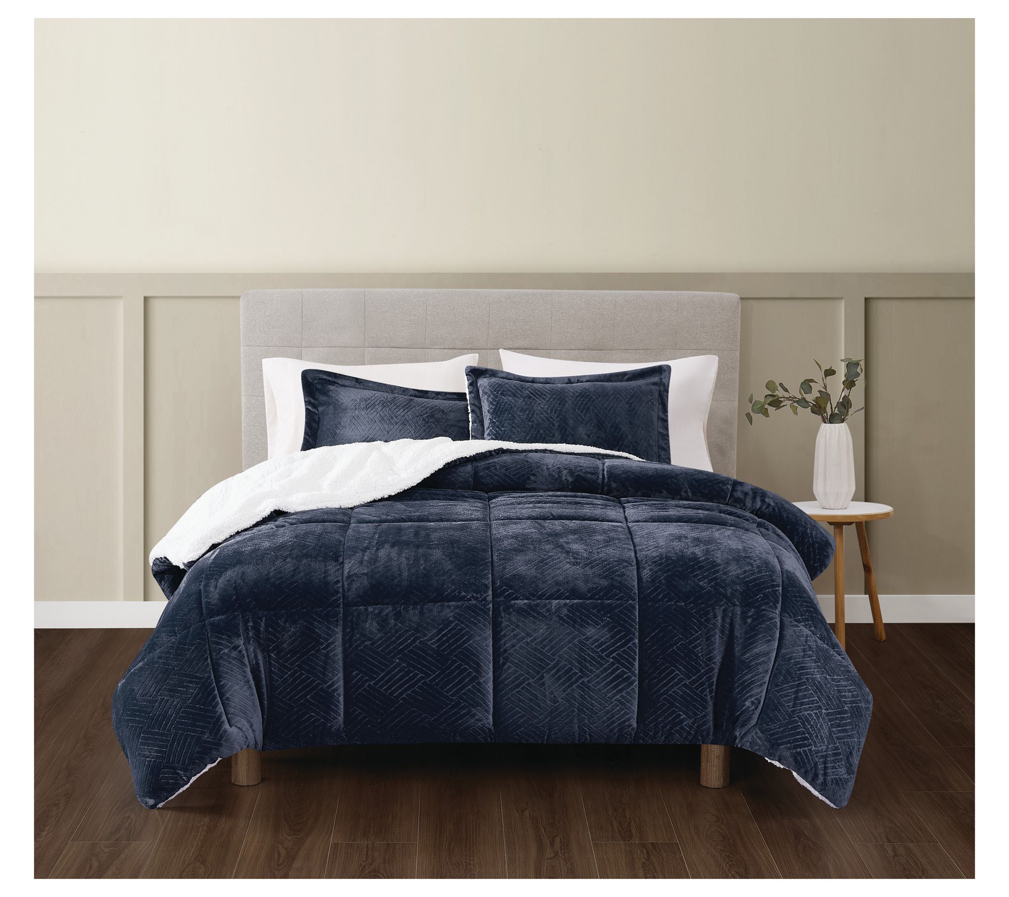 Truly Soft Basket Carved Faux Fur Full/Queen 3pc Comforter Set