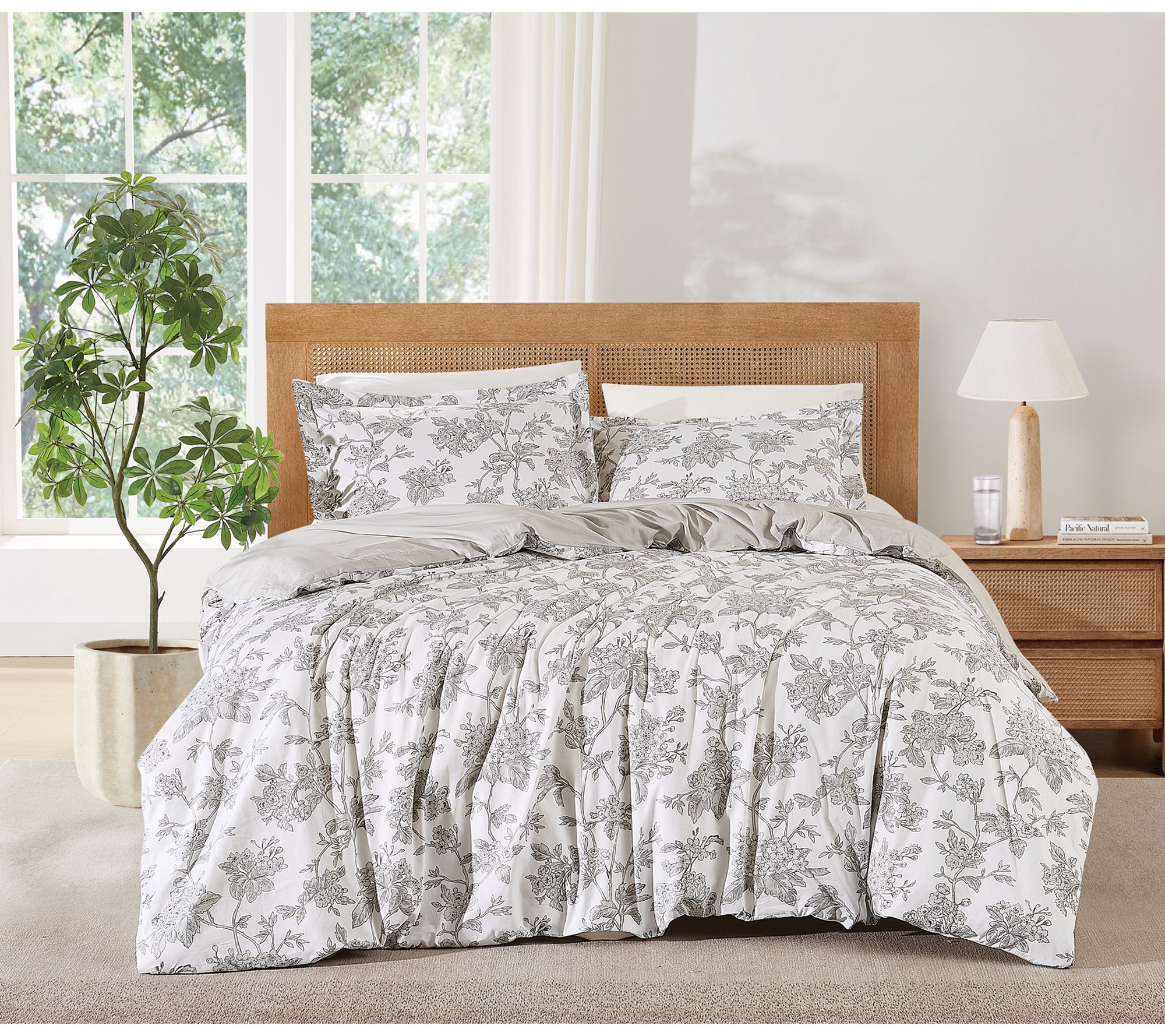Brooklyn Loom Mila Floral Twin/Twin XL 2 PieceComforter Set