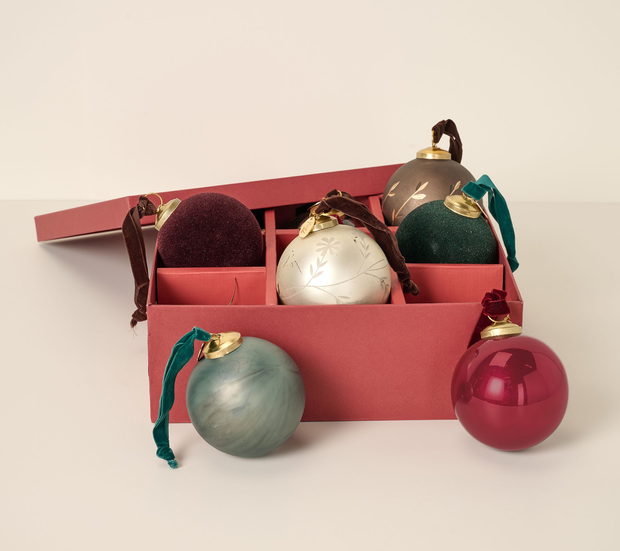 Me HOME by Jennie Garth S/9 Mixed Ornament Set with Gift Box