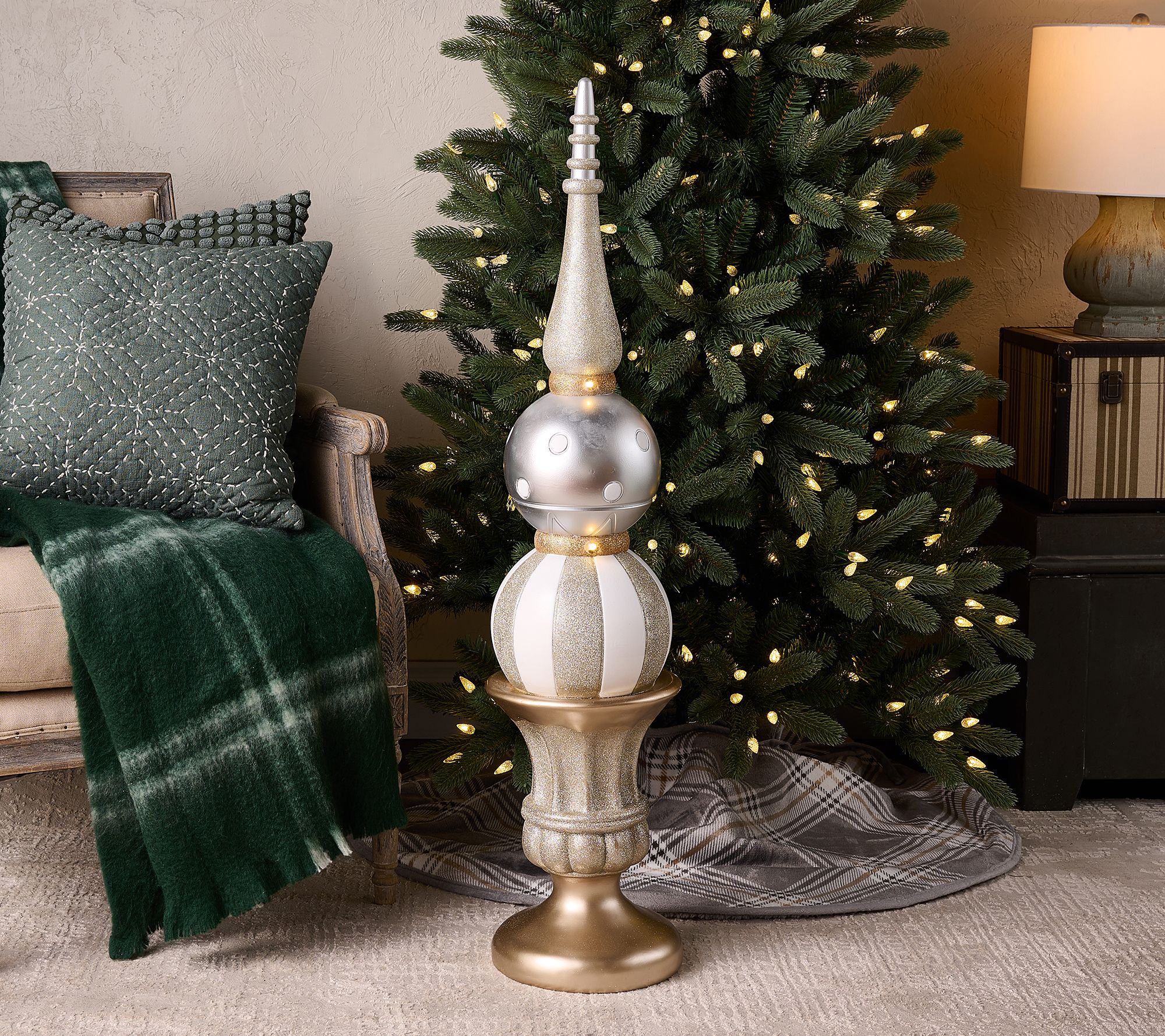 Kringle Express Oversized Finial Topiary