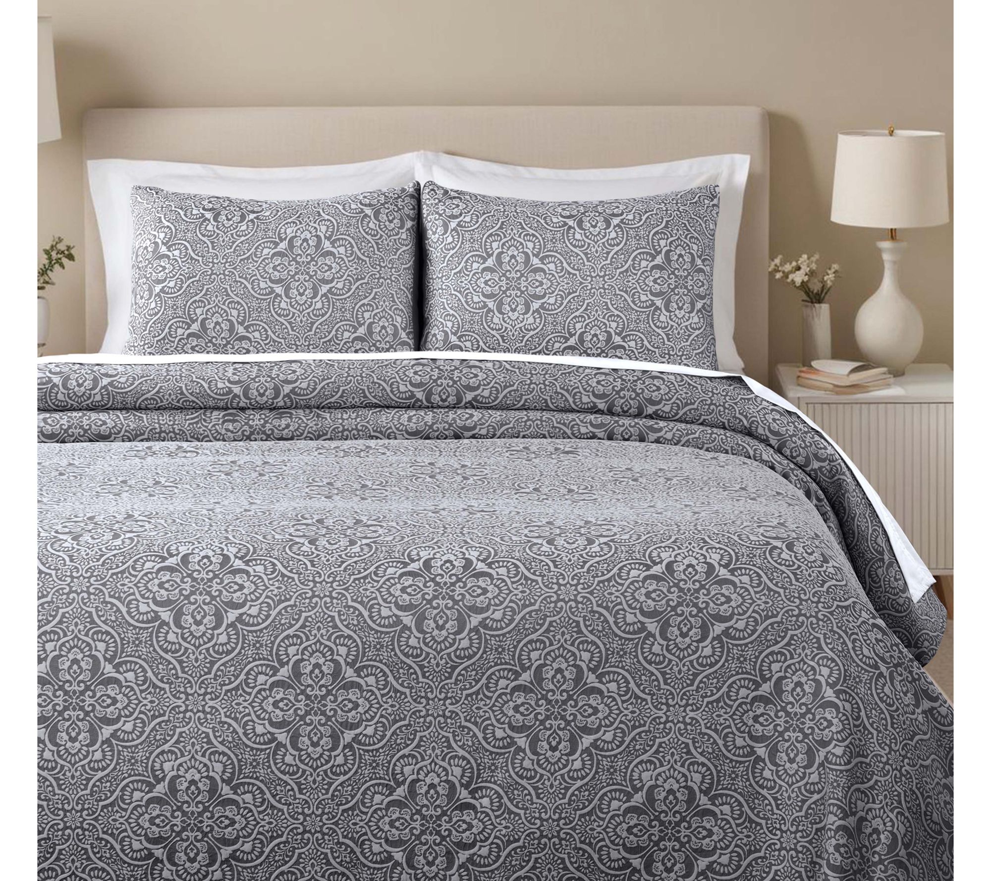 Superior Enzy Floral Matelasse Bedspread and Sham Set, King