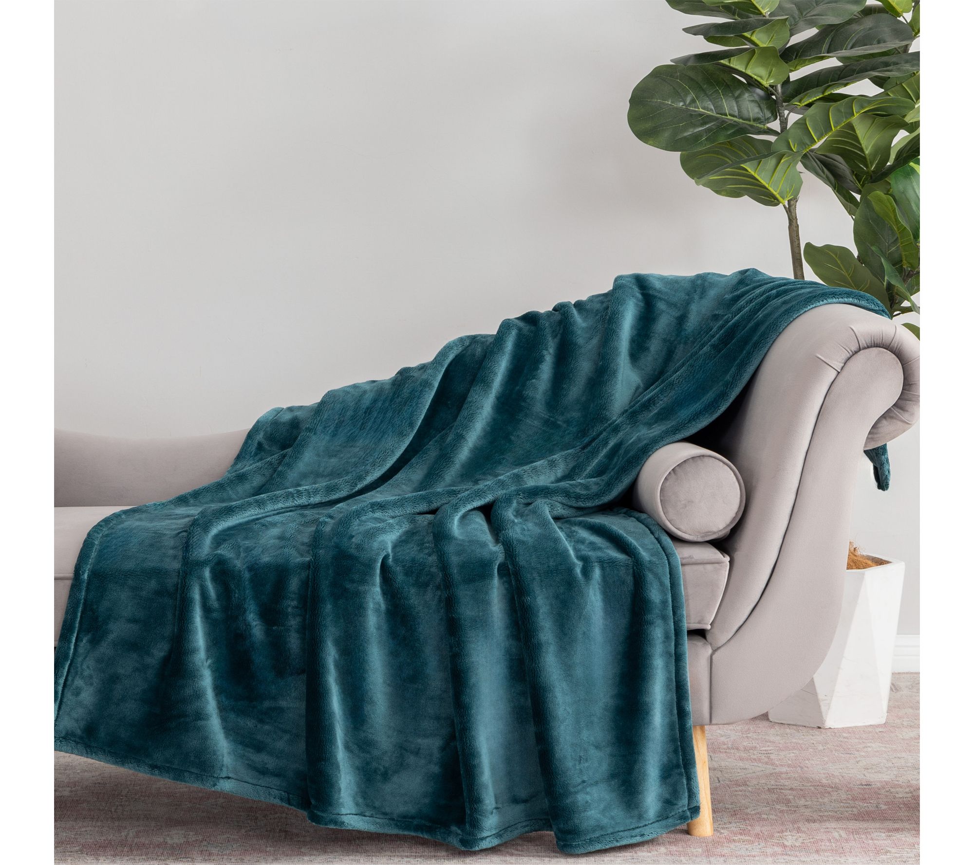 "As Is" Berkshire Ultrasupreme Velvetsoft 60x70 Throw