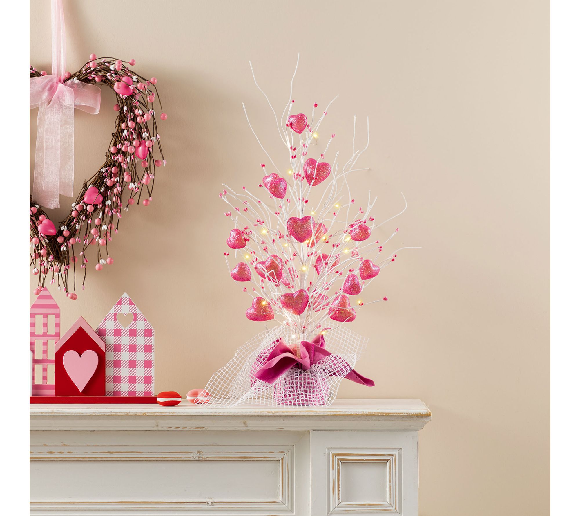  Glitzhome 21"H Lighted Valentine's Pink Heart Table Tree