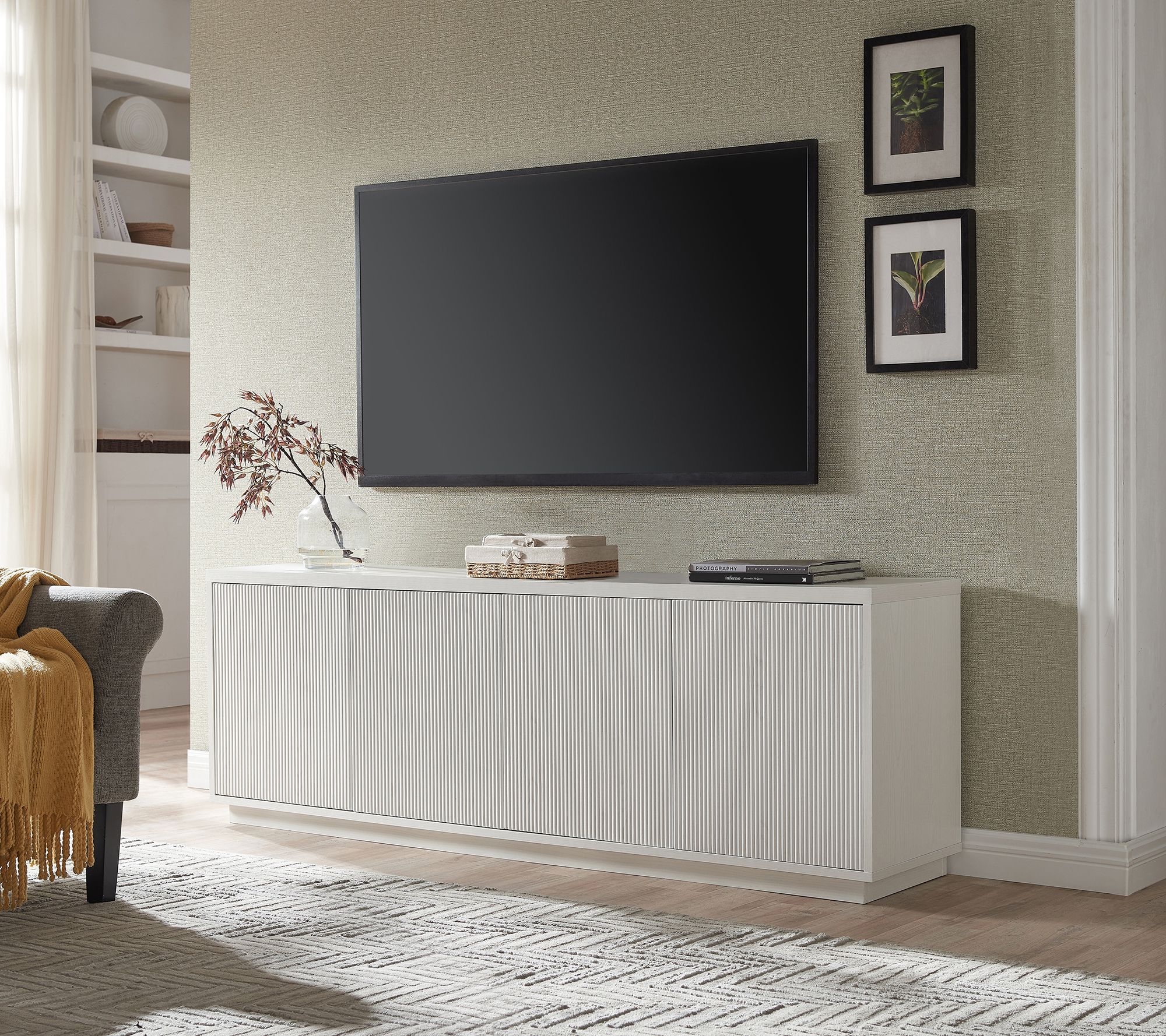 Hudson&Canal Hanson Rectangular TV Stand for TV's up to 75"