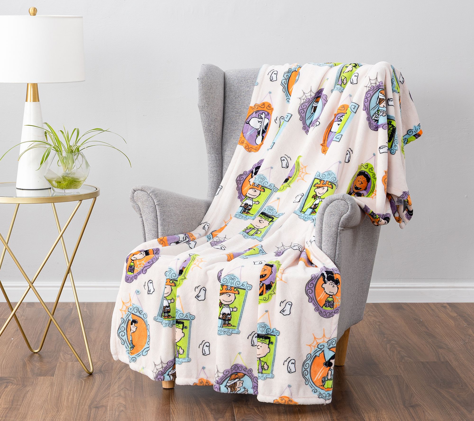 Berkshire Peanuts Halloween Plush 55x70 Throw