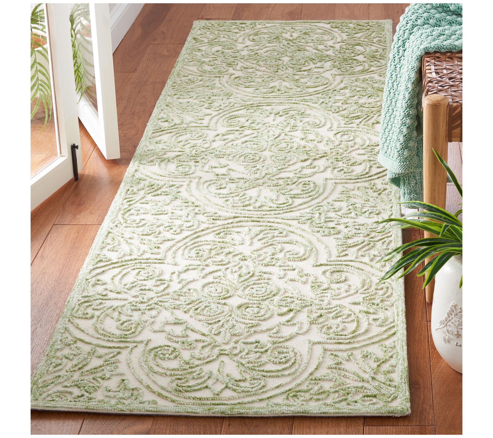Safavieh Martha Stewart 3511 Trace 2'-3" X 8' Rug
