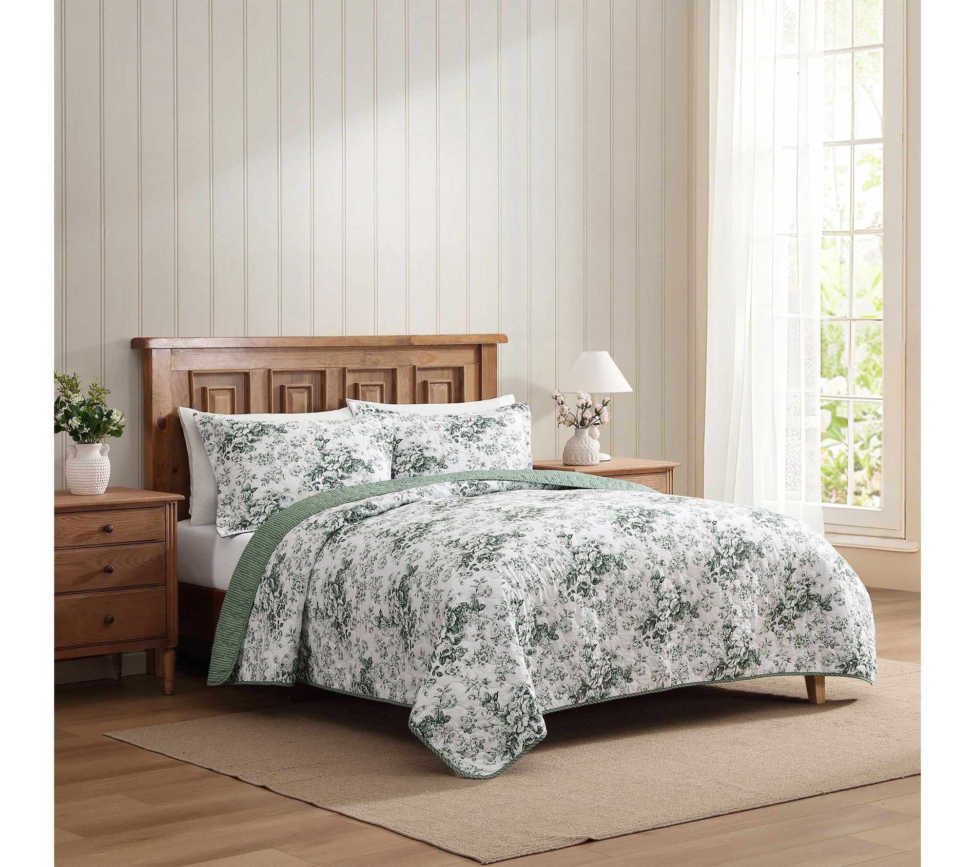 Laura Ashley Toile Delight Deep Green/White Cotton King Quilt