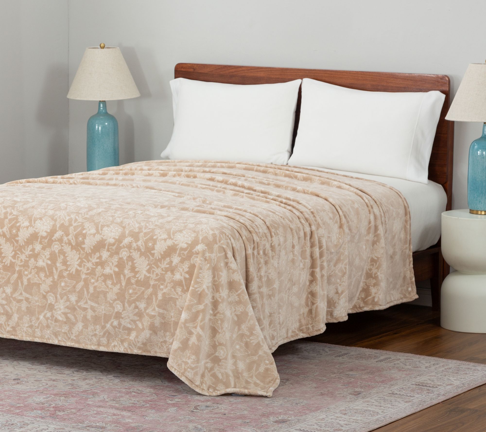Berkshire Farmhouse Fleur Printed Velvetsoft Blanket - Full