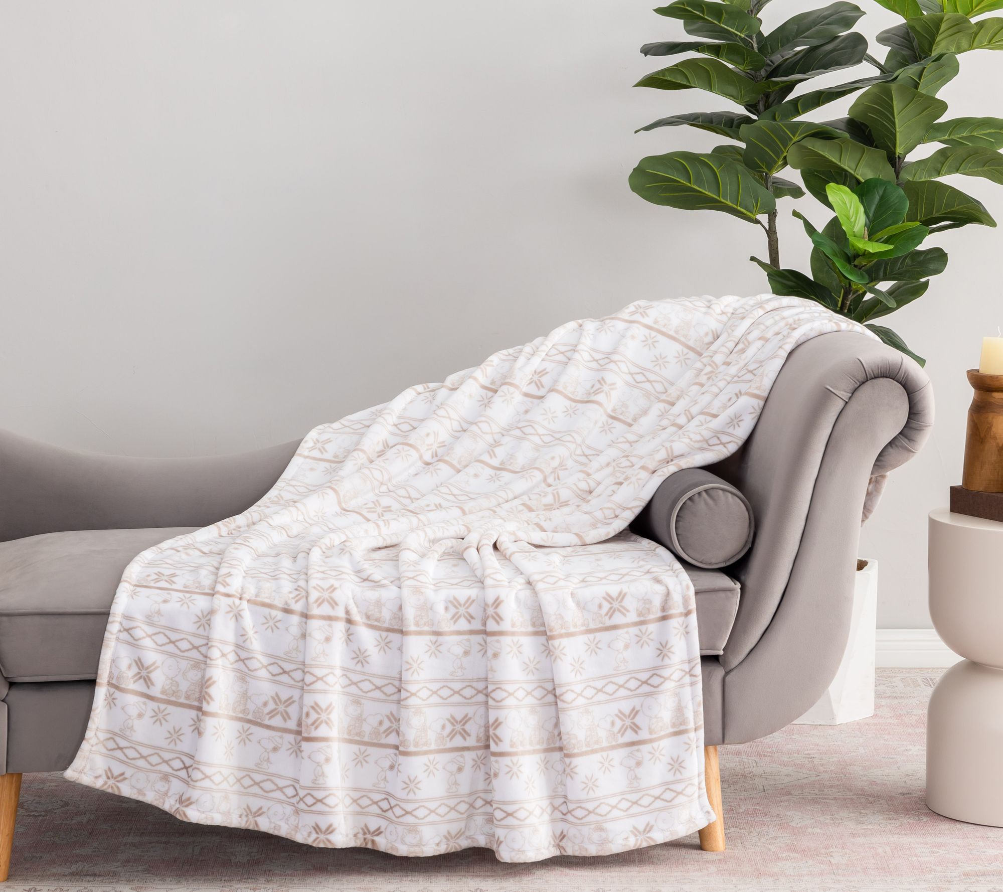 "As Is" Berkshire Peanuts Holiday 55x70 Plush Throw