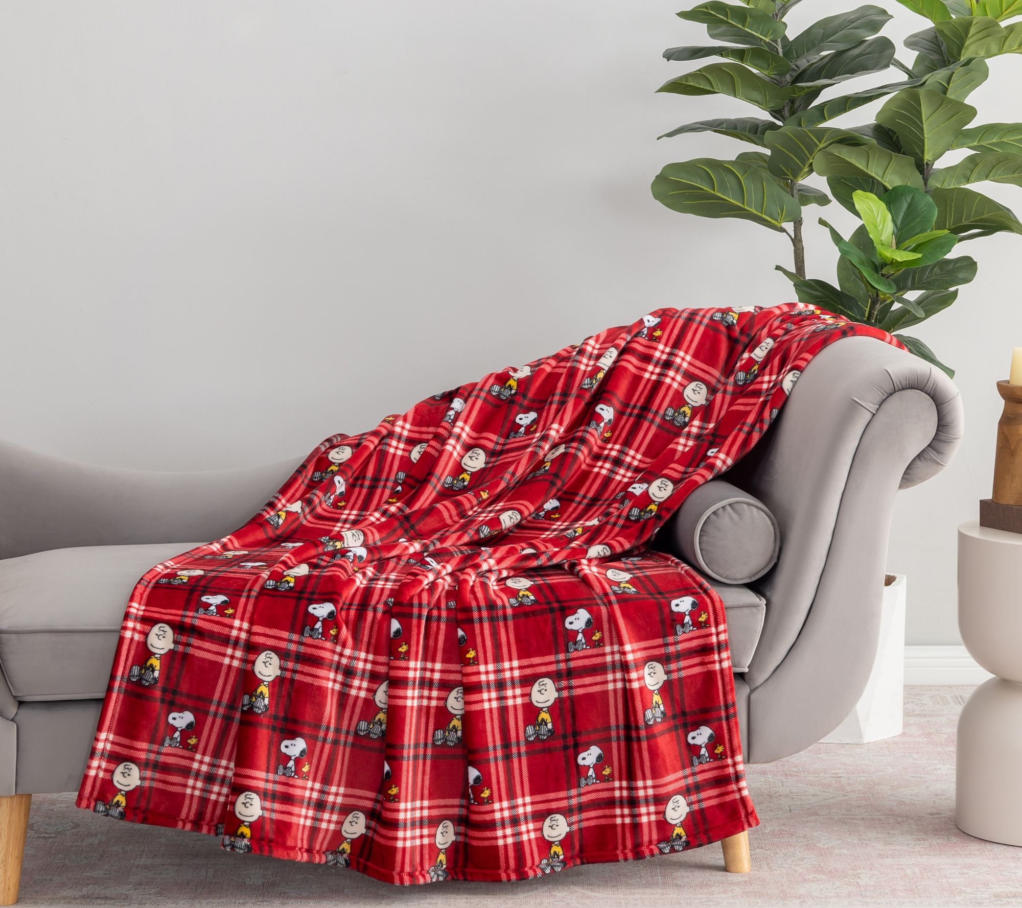 "As Is" Berkshire Peanuts Holiday 55x70 Plush Throw