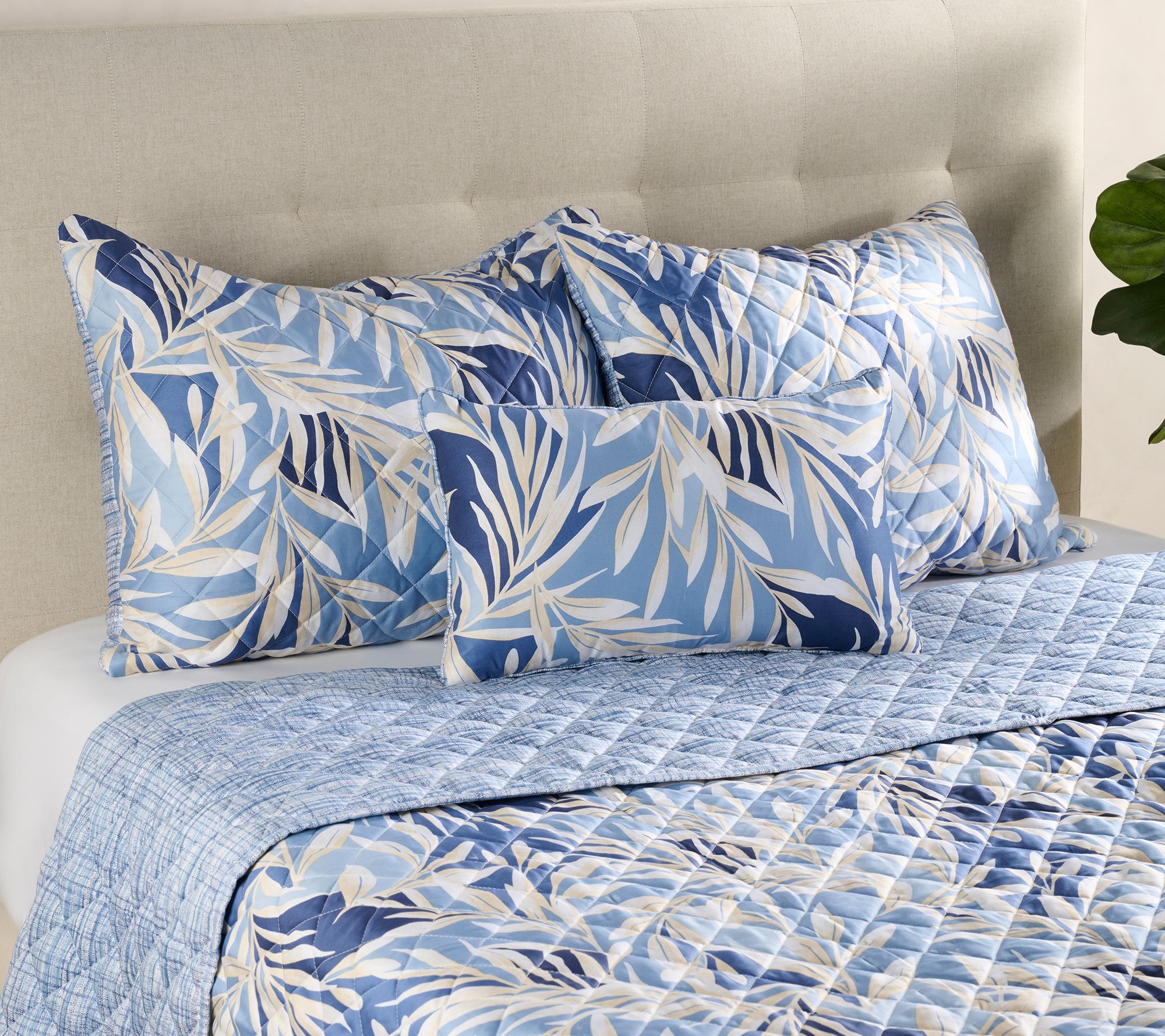 Printed Palm Reversible Twin Quilt Set with Pillow by Kim Gravel