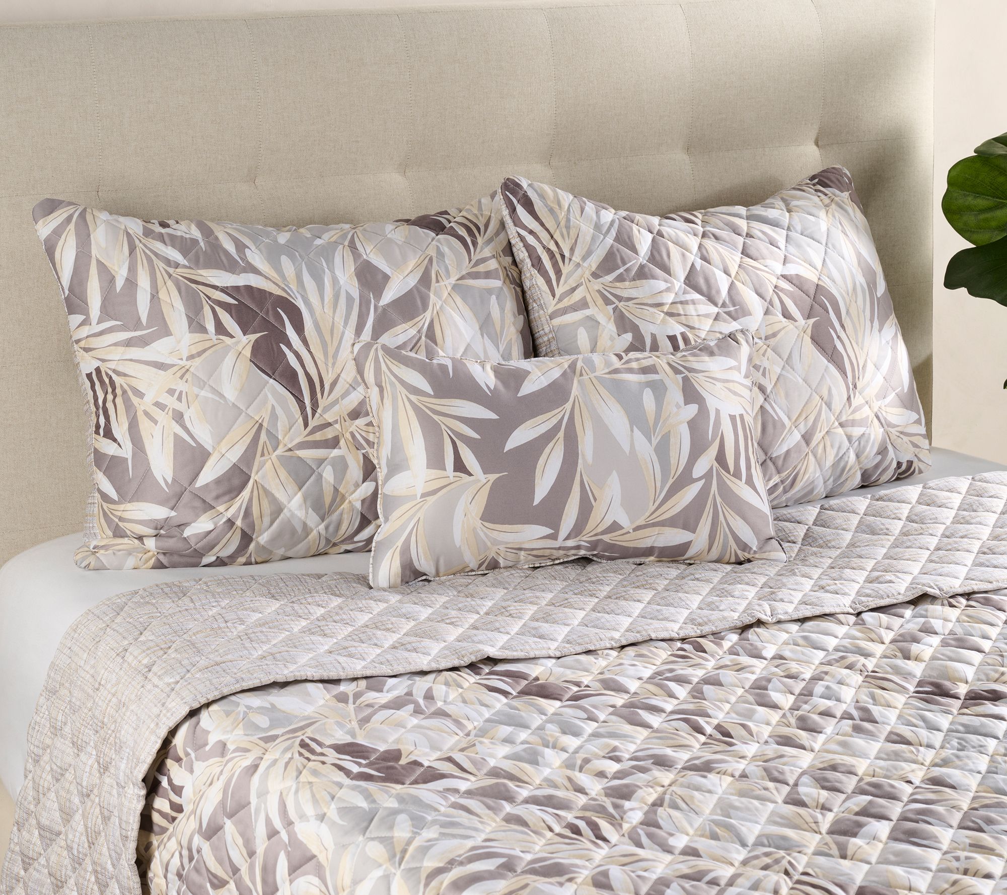 Printed Palm Reversible Twin Quilt Set with Pillow by Kim Gravel