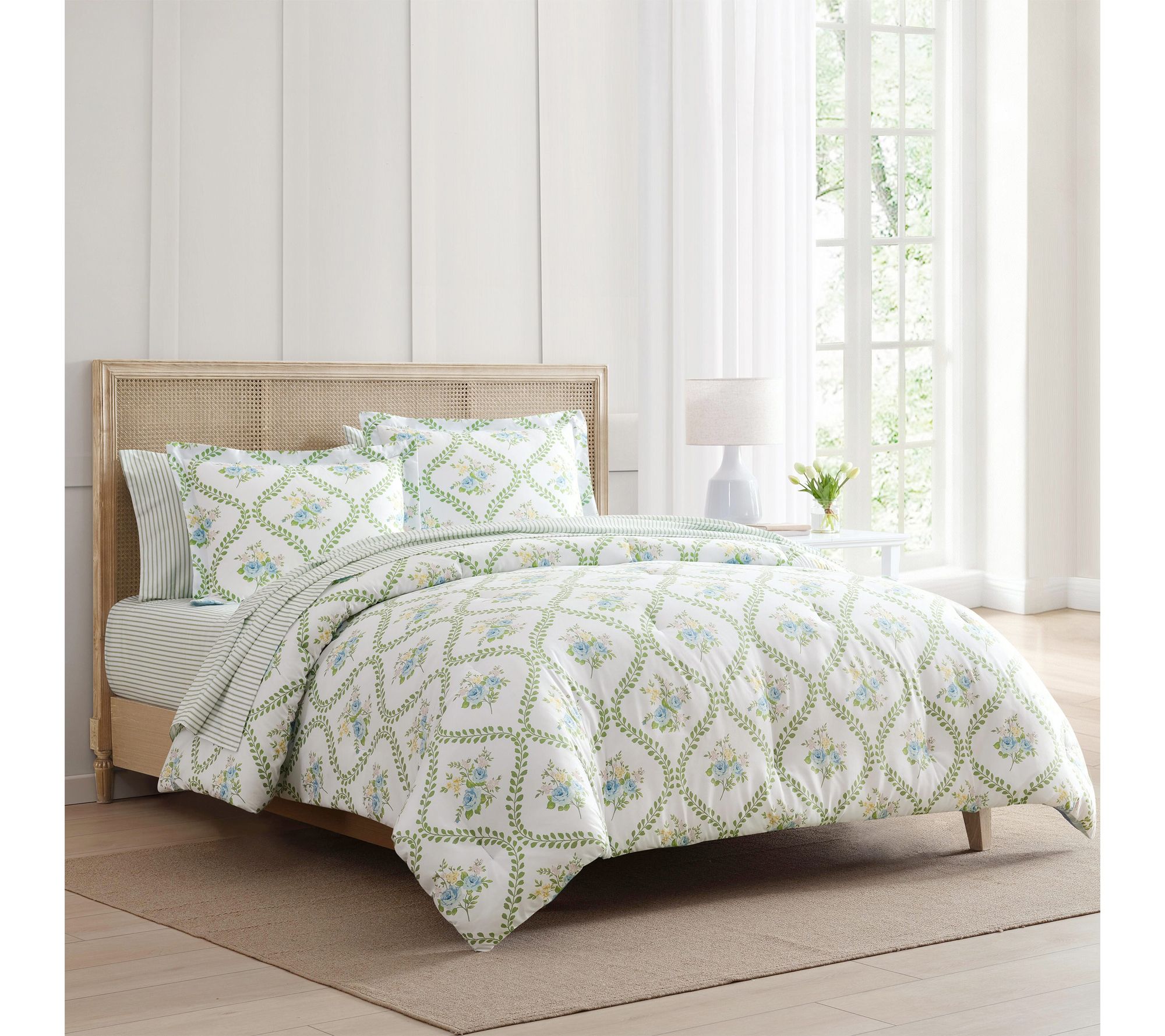 Martha Everyday Lucy Floral Reversible Green Full Bedding Set
