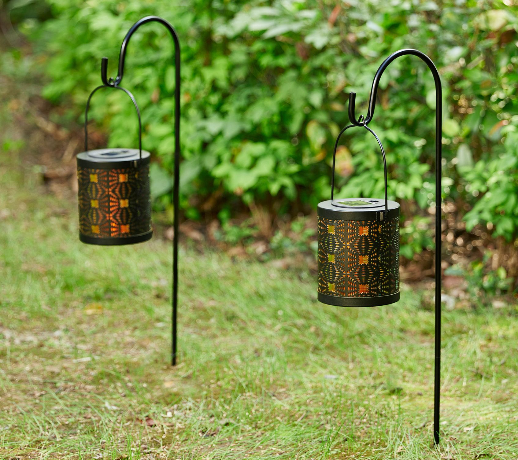 Glitzhome Set of 2 Metal Cutout Pattern Solar Garden Lanterns