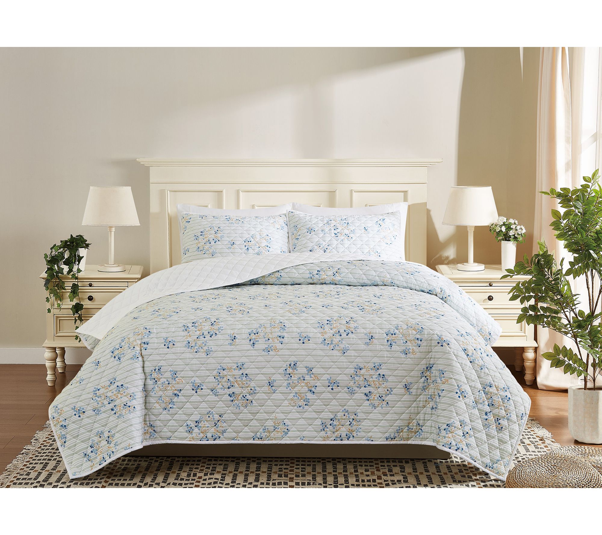 Cottage Classics Emma Floral Twin/TXL Quilt Set