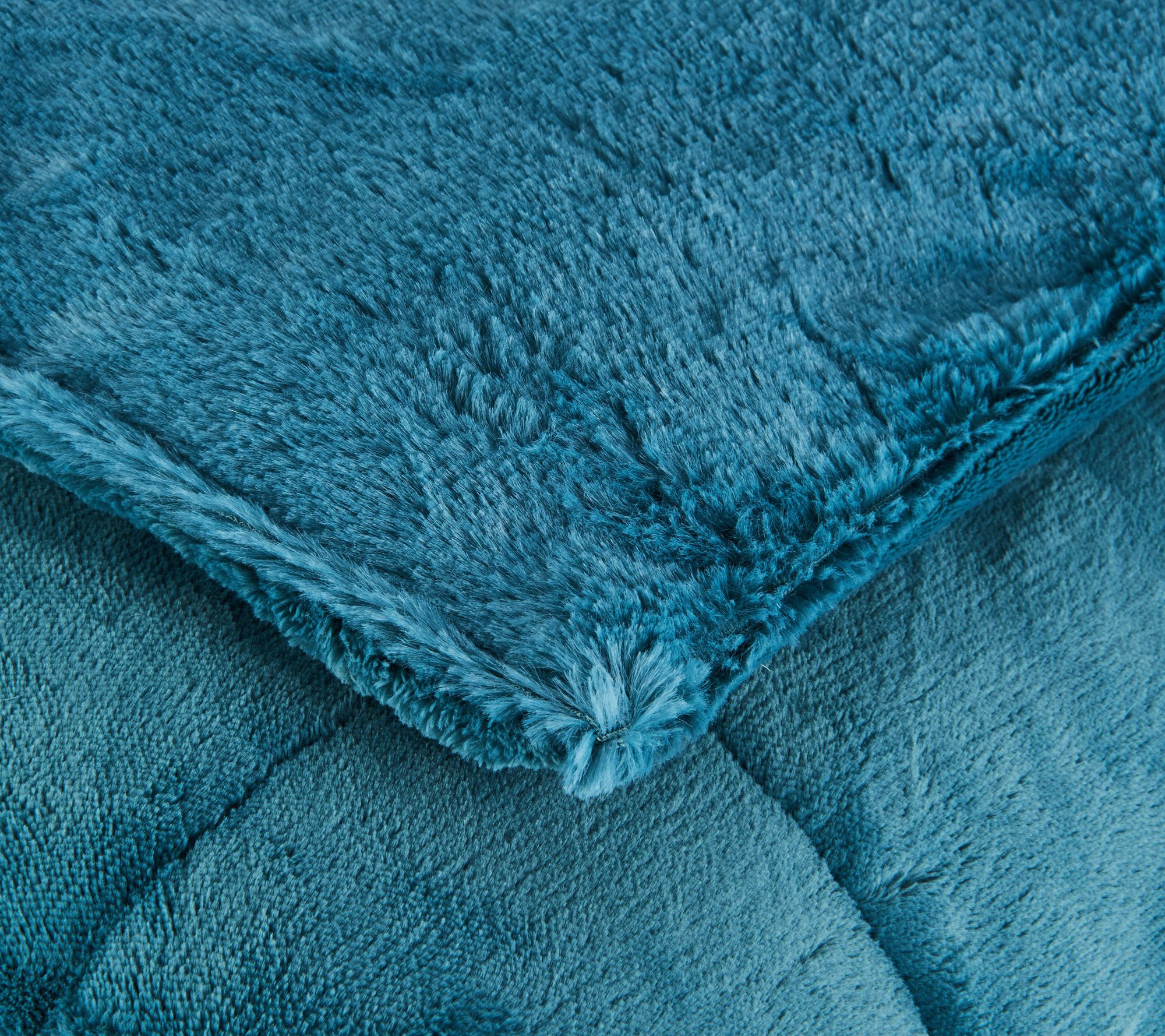 Berkshire Cozy 55"x70" Primalush/Plush Fur Polyester Filled Throw