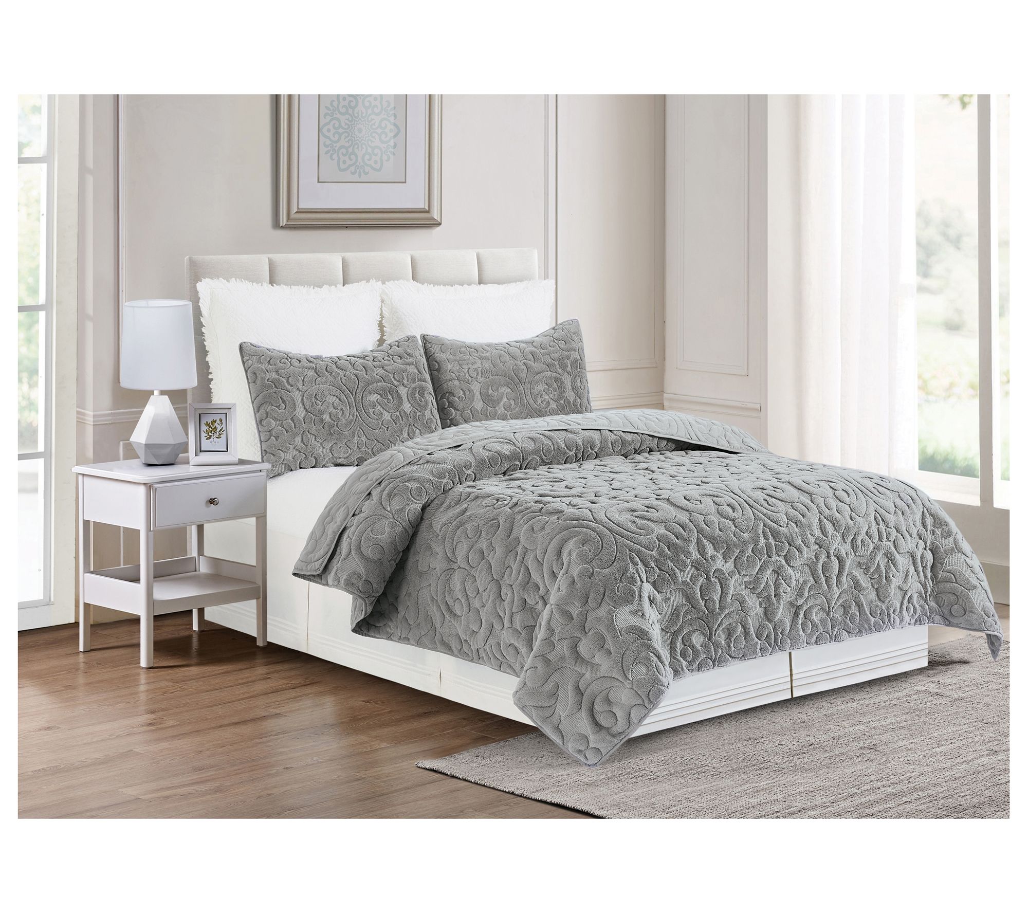 Frye 3 Piece Channel Stitch Faux Fur King Comforter Set in Gray 