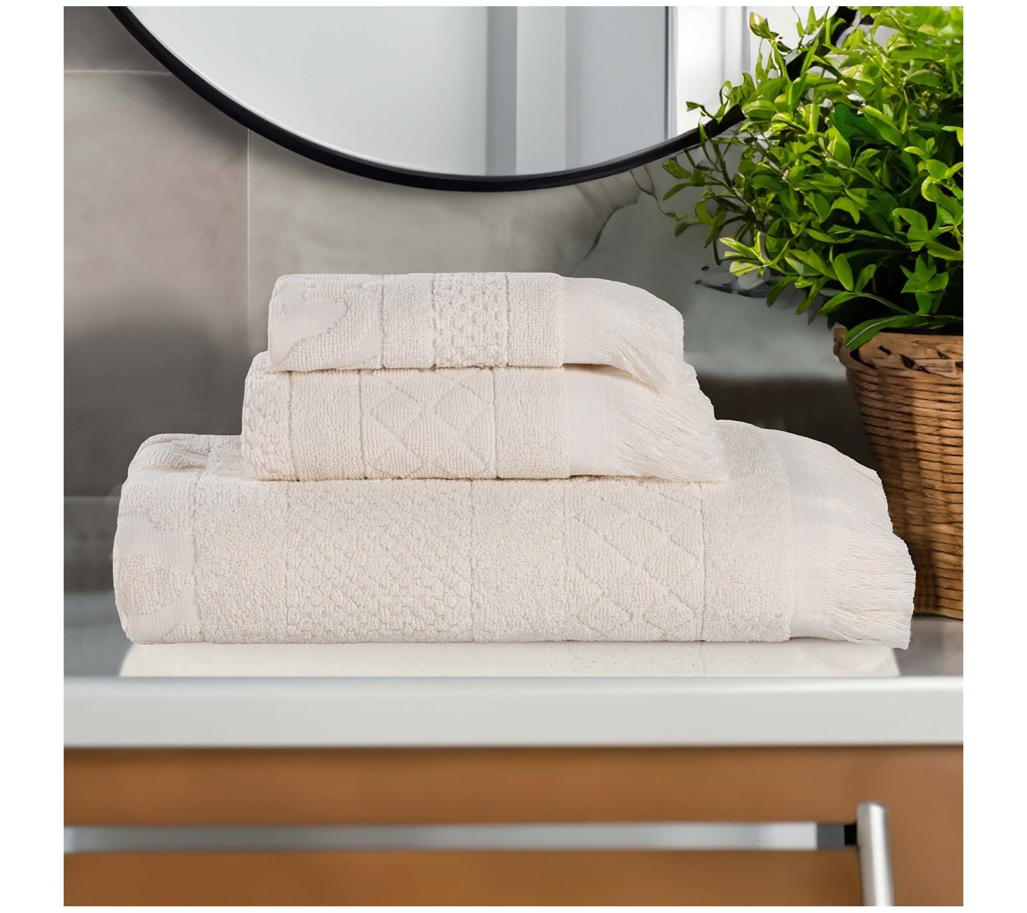 Superior Rolla Cotton Geometric Jacquard 3 Piece Towel Set