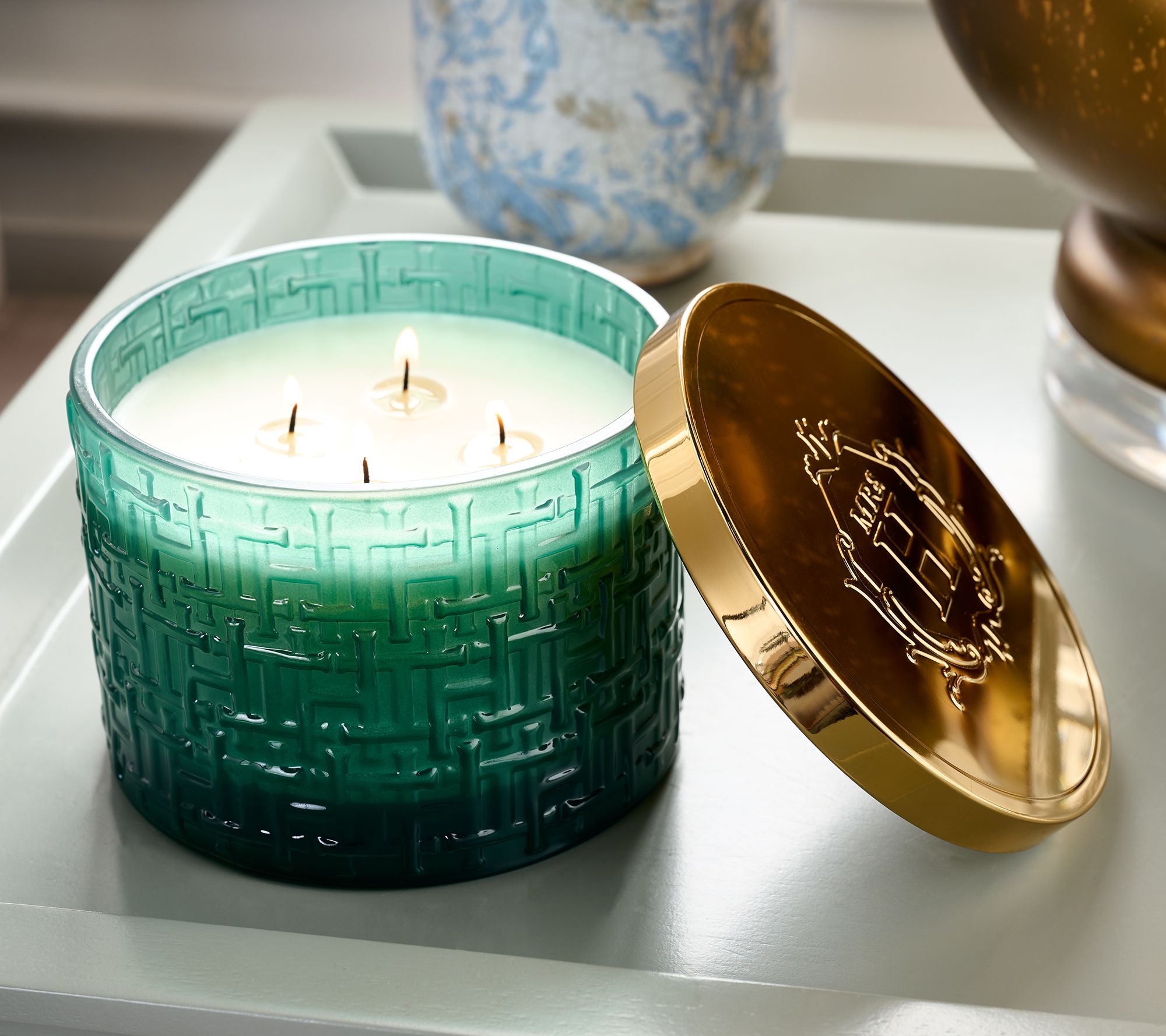 Mrs. H by Dee Hilfiger 18oz Snowy Aspen Pine Glass Candle