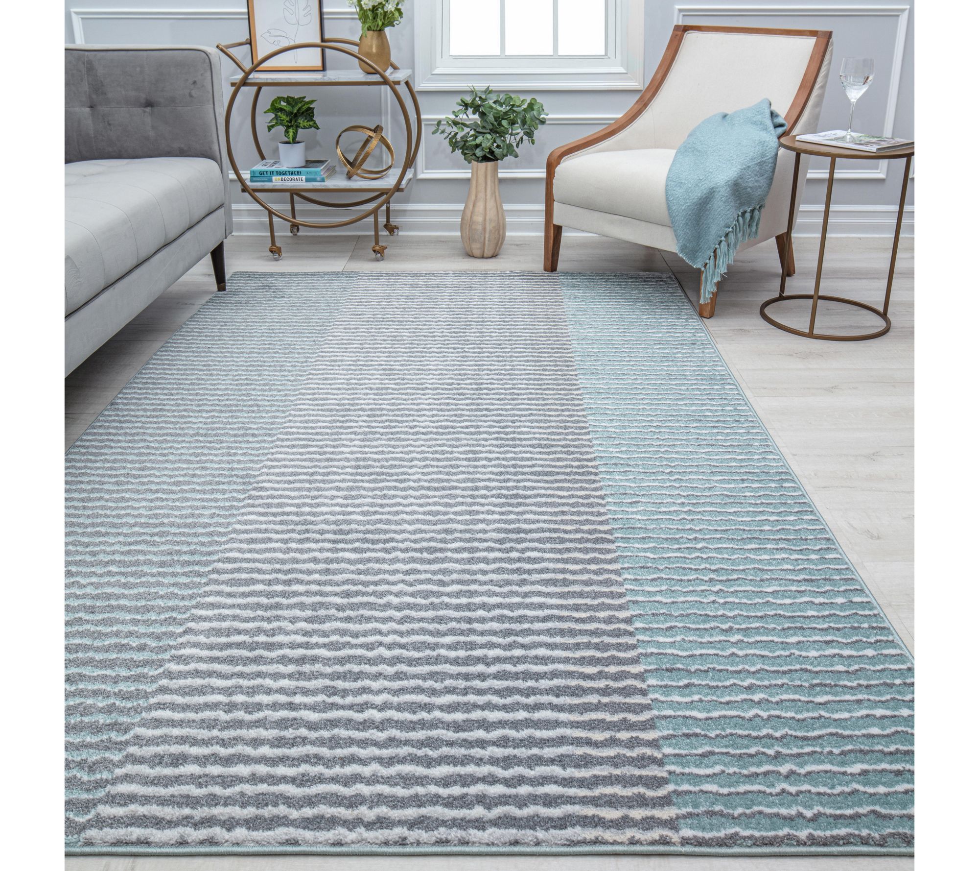 Isaac Mizrahi Jaxon Miss Aligned 2' x 8' Runner