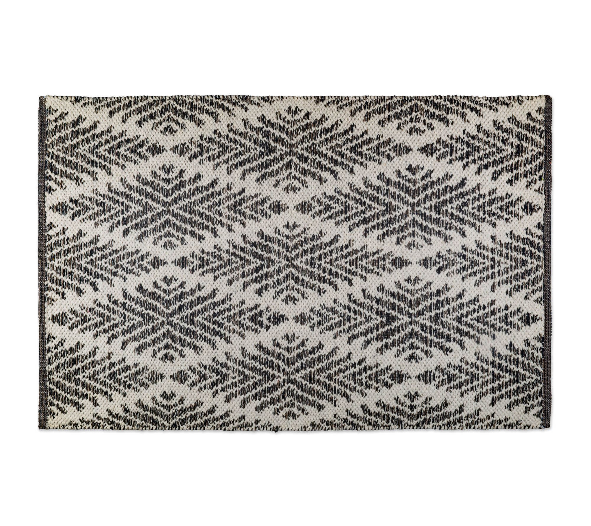 Design Imports Diamond Hand-Loomed Rug 2' x 3'